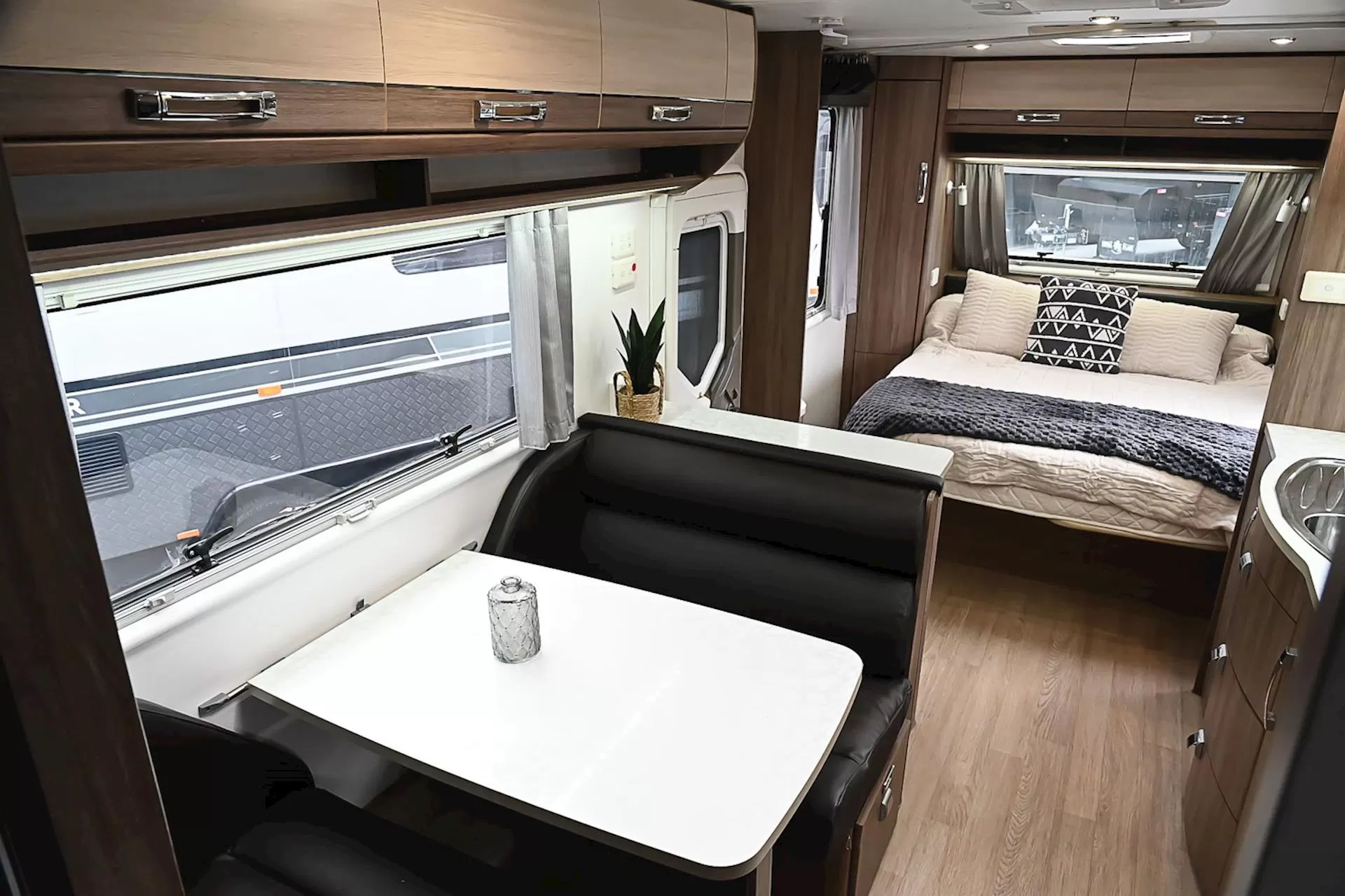 USED 2014 JAYCO SILVERLINE OUTBACK 21.65.1 caravan