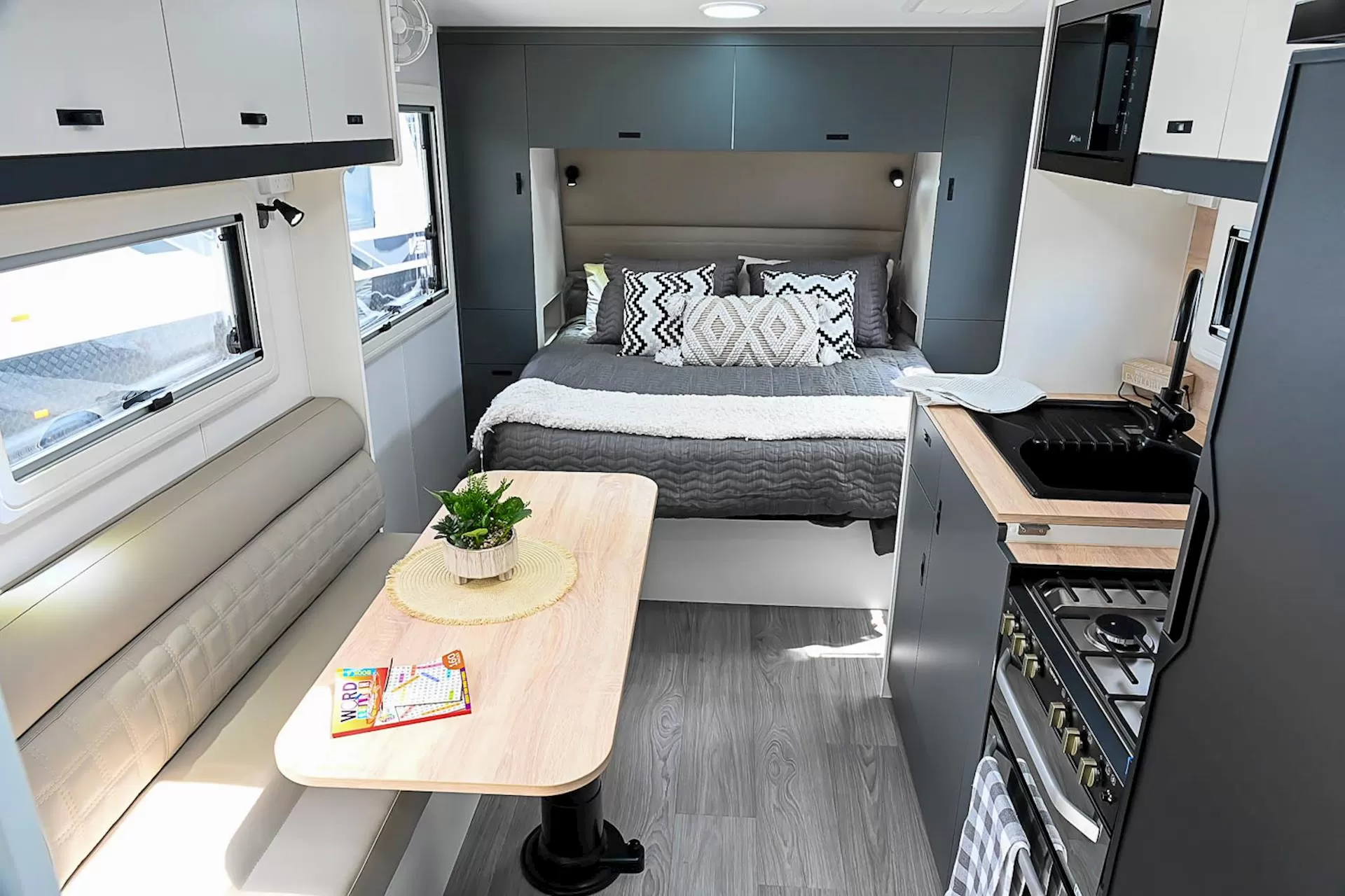 NEW 2025 VISCOUNT V1 WILDSHARK caravan