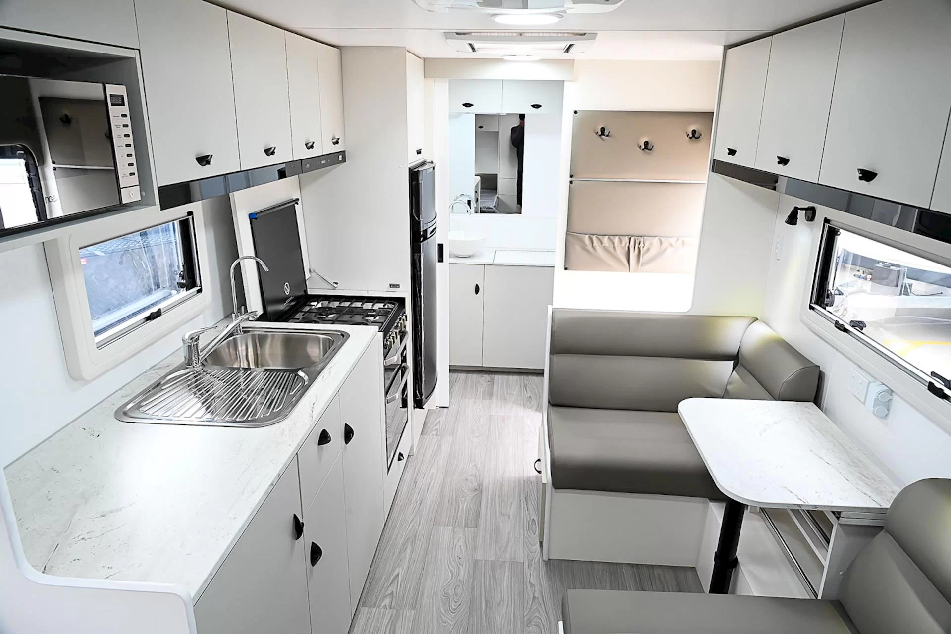 NEW 2025 VISCOUNT V2.2 SINGLE BEDS caravan