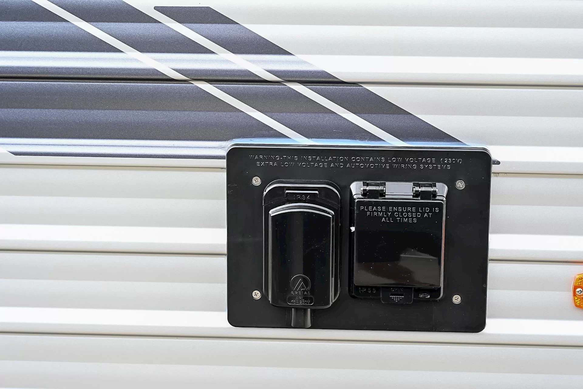 NEW 2025 VISCOUNT V2.2 SINGLE BEDS caravan