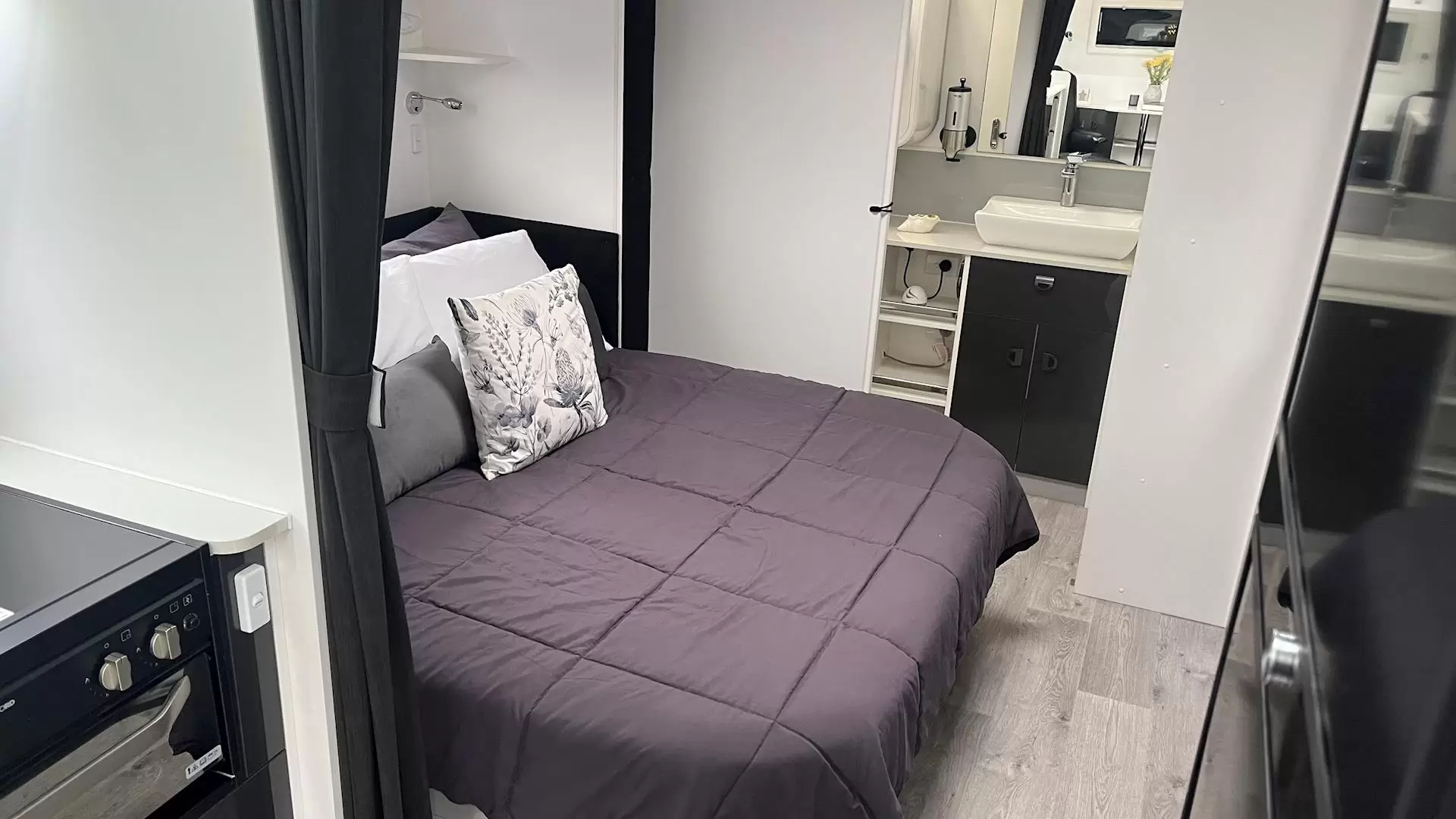 USED 2022 NEW AGE BIG RED SLIDE-OUT