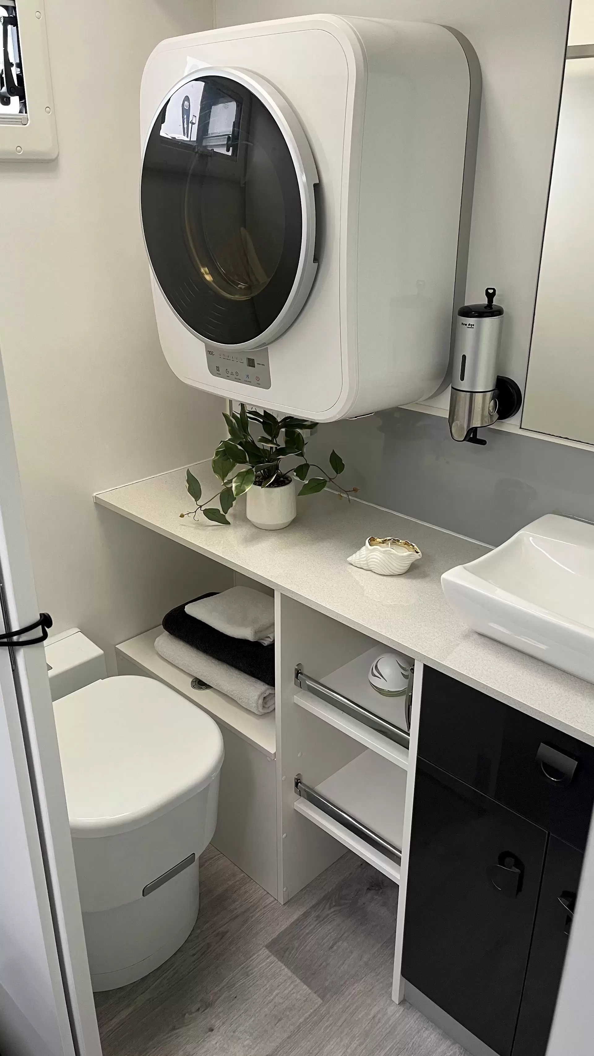 USED 2022 NEW AGE BIG RED SLIDE-OUT