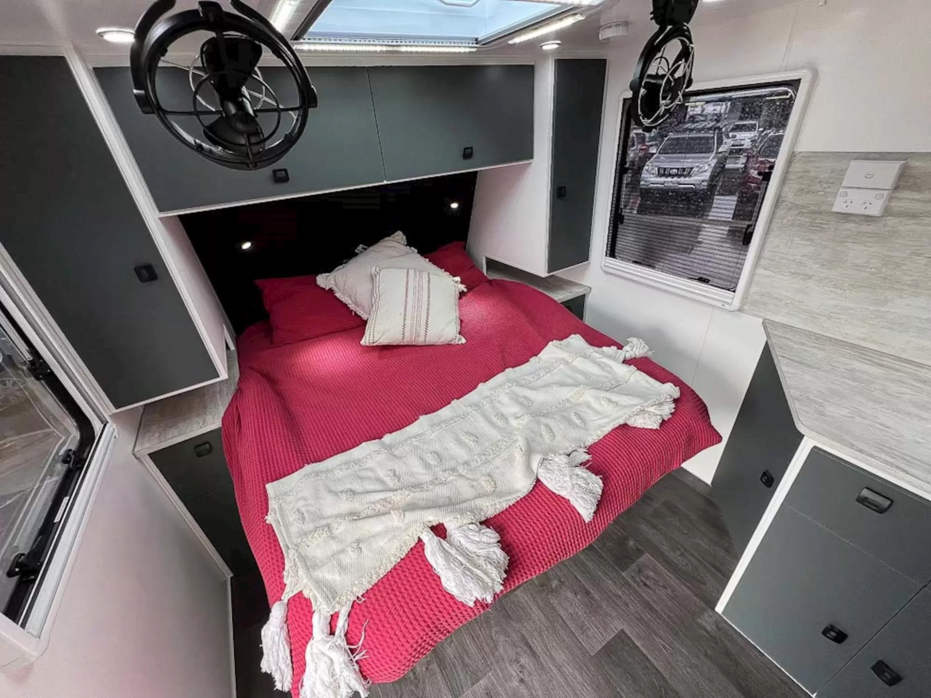 USED  DESIGN RV STRYKER 161X caravan