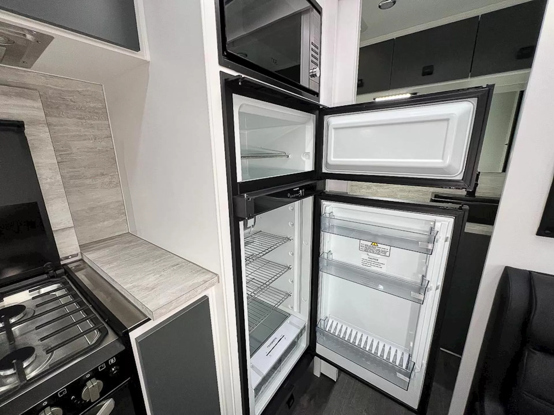 USED  DESIGN RV STRYKER 161X caravan