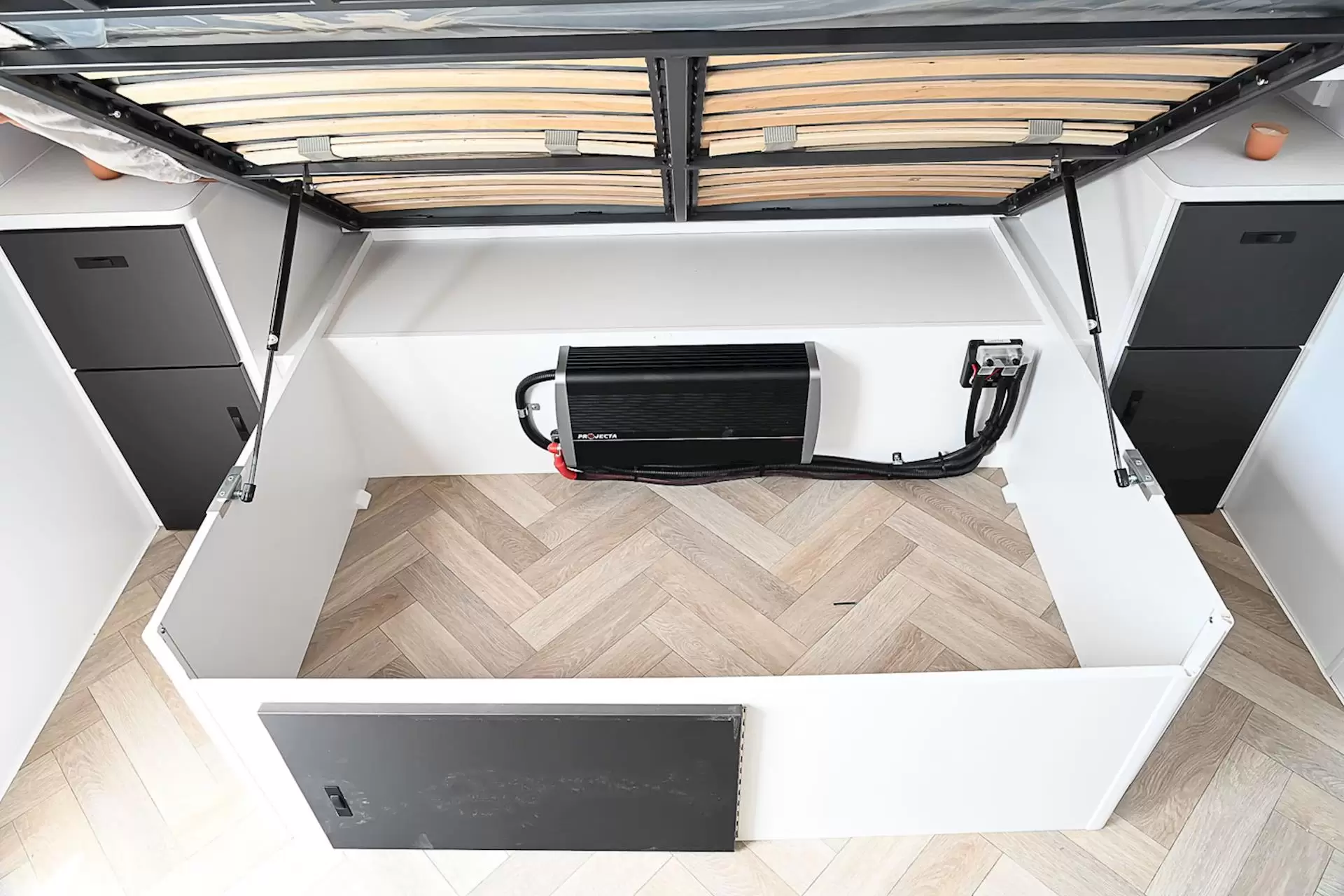 NEW 2025 DESIGN RV STRYKER 161-X