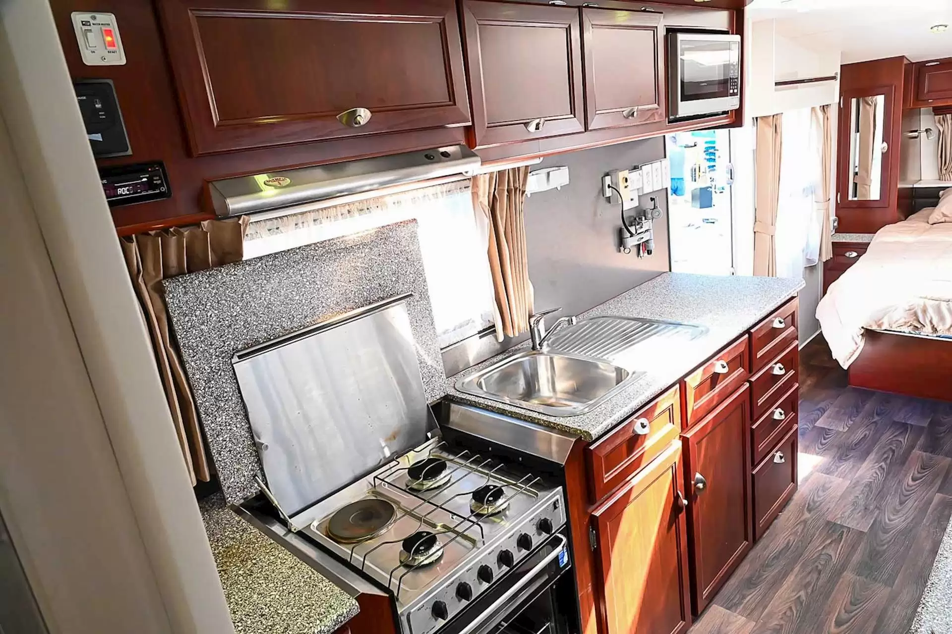 USED 2012 OLYMPIC SEAVIEW 690