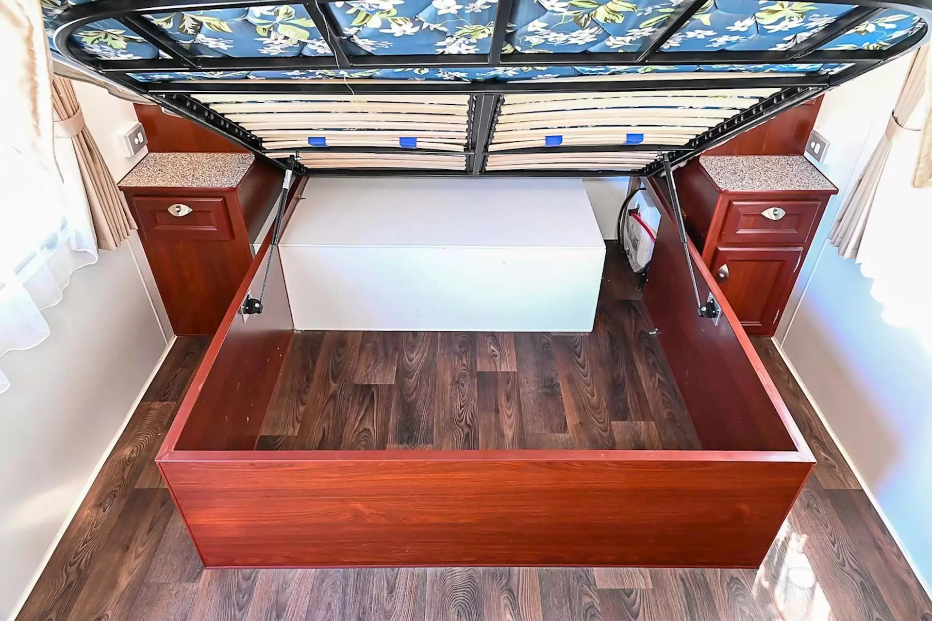 USED 2012 OLYMPIC SEAVIEW 690