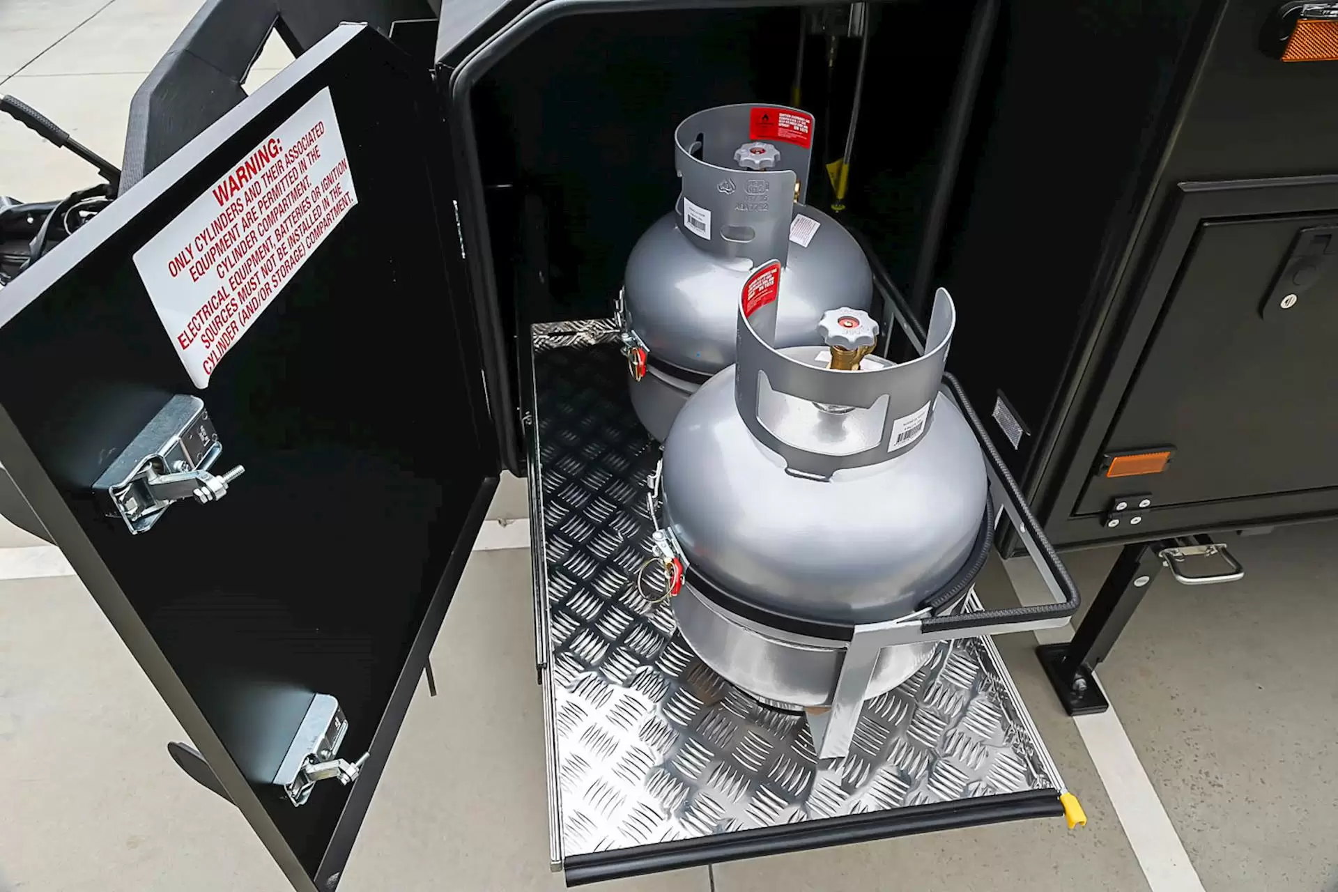 NEW 2025 ROYAL FLAIR FAMILY FLAIR 20'6-1