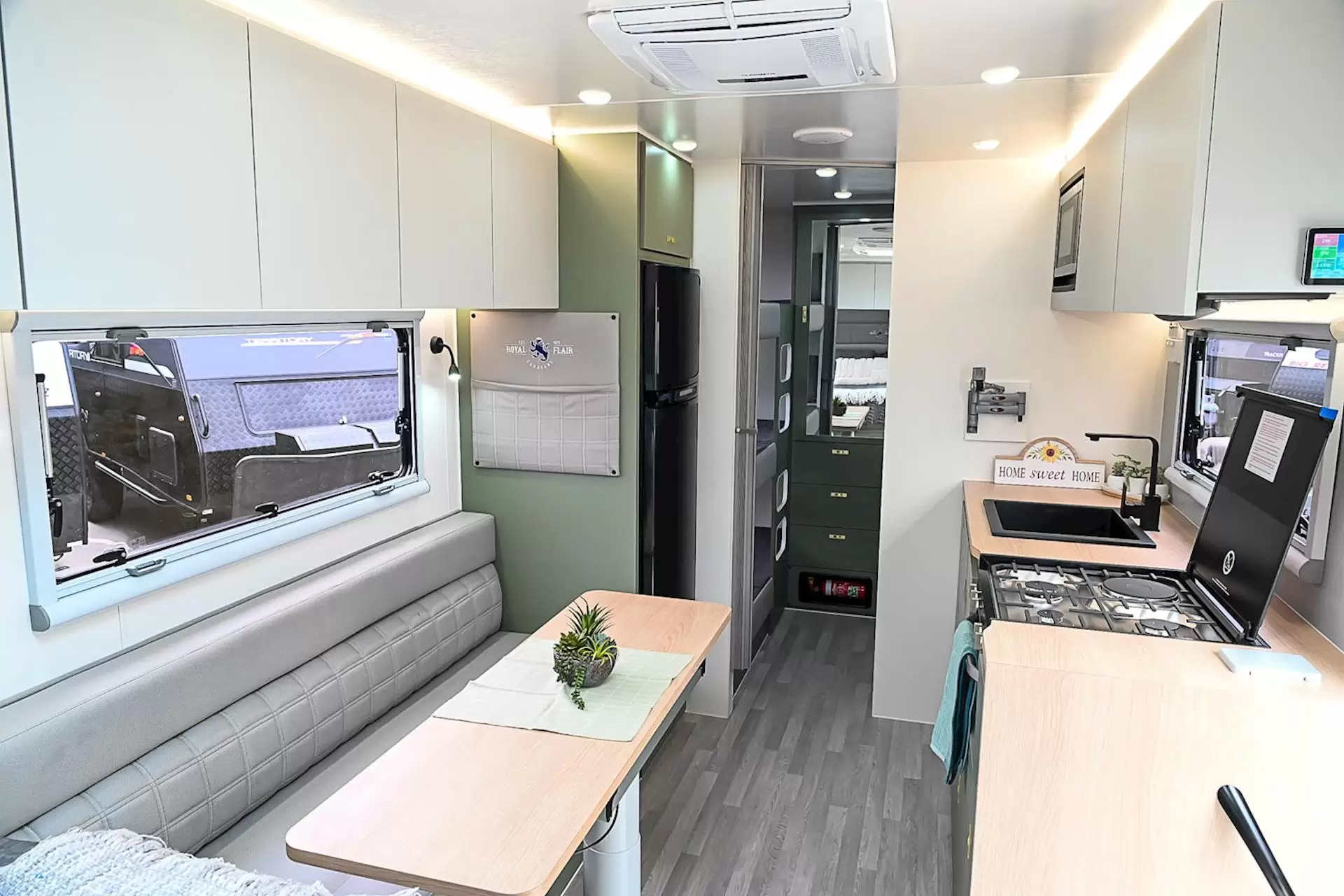 NEW 2025 ROYAL FLAIR FAMILY FLAIR 20'6-1