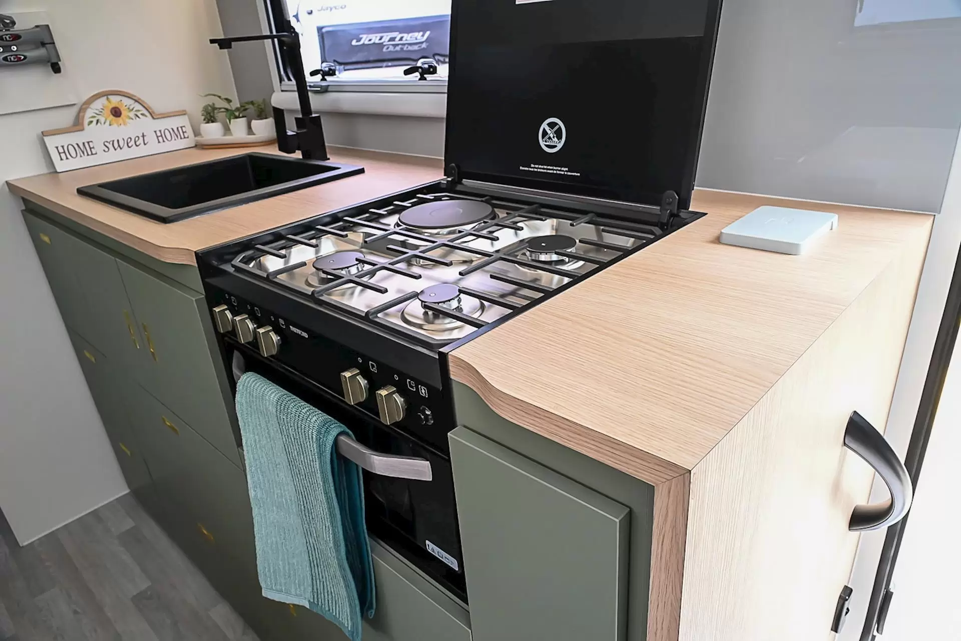 NEW 2025 ROYAL FLAIR FAMILY FLAIR 20'6-1