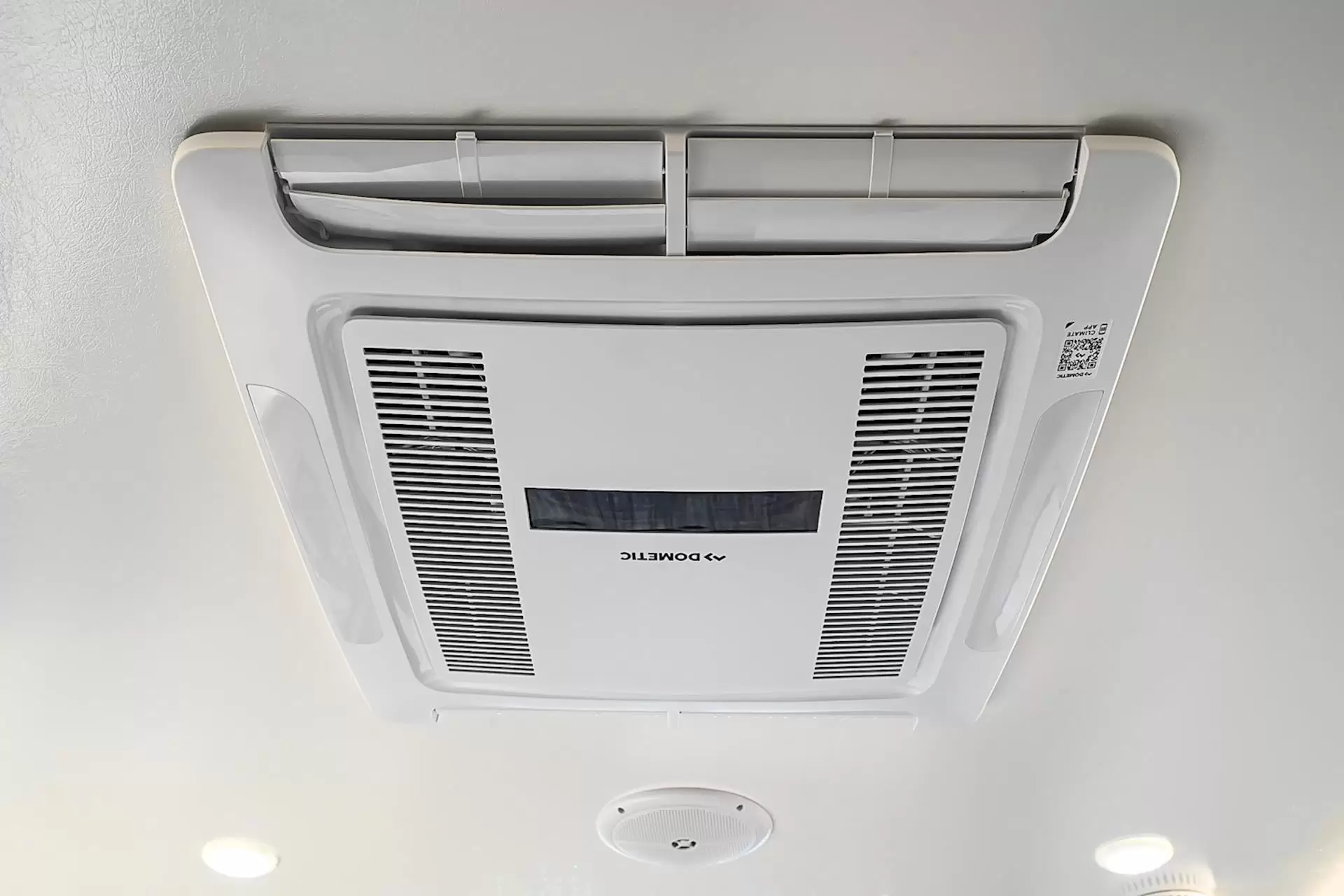 NEW 2025 ROYAL FLAIR FAMILY FLAIR 20'6-1