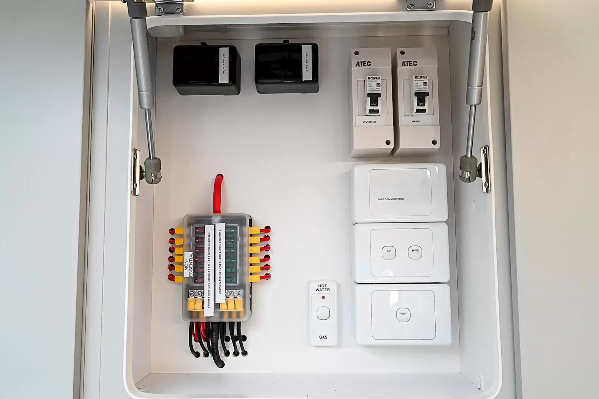 NEW 2025 ROYAL FLAIR FAMILY FLAIR 20'6-1
