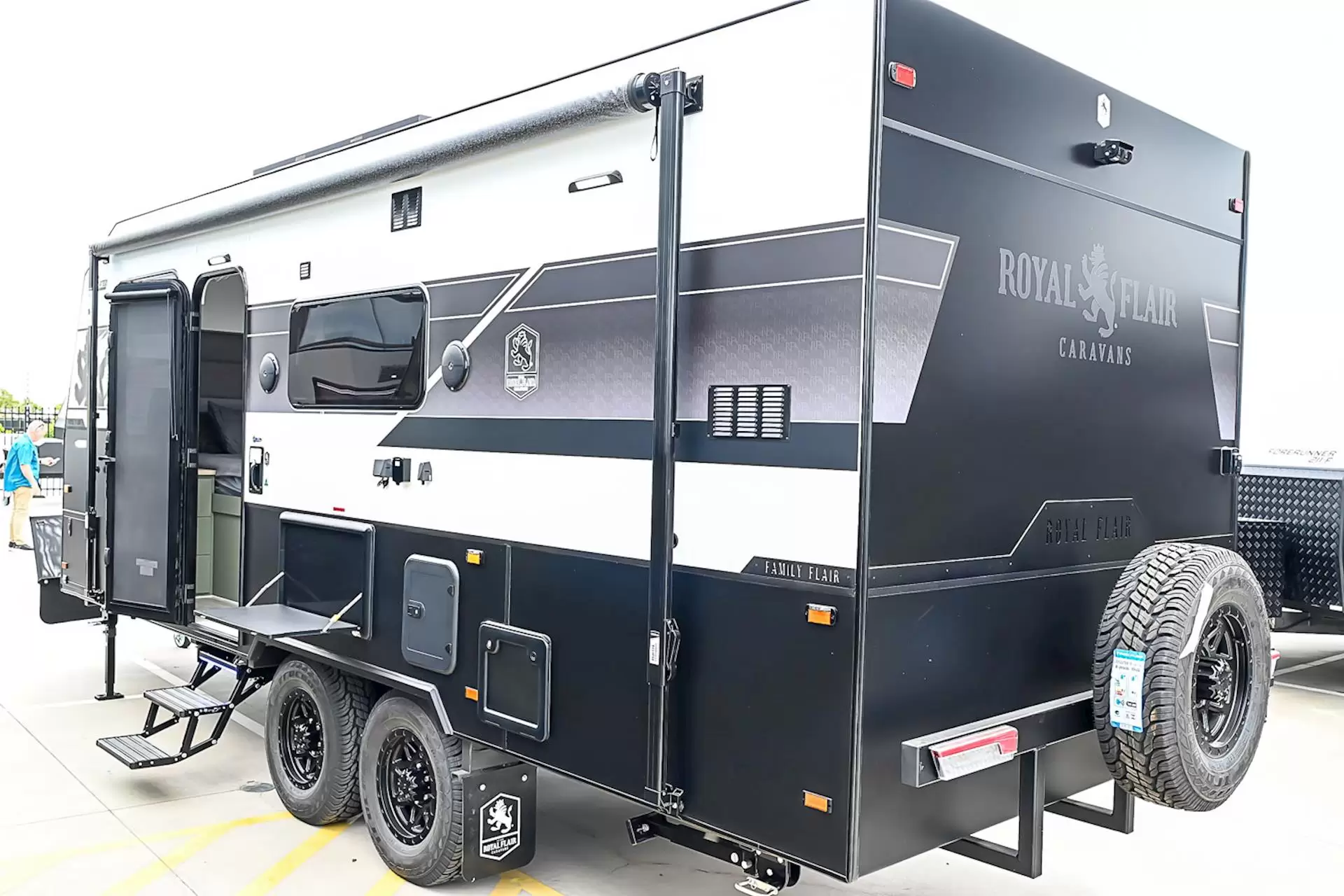 NEW 2025 ROYAL FLAIR FAMILY FLAIR 20'6-1