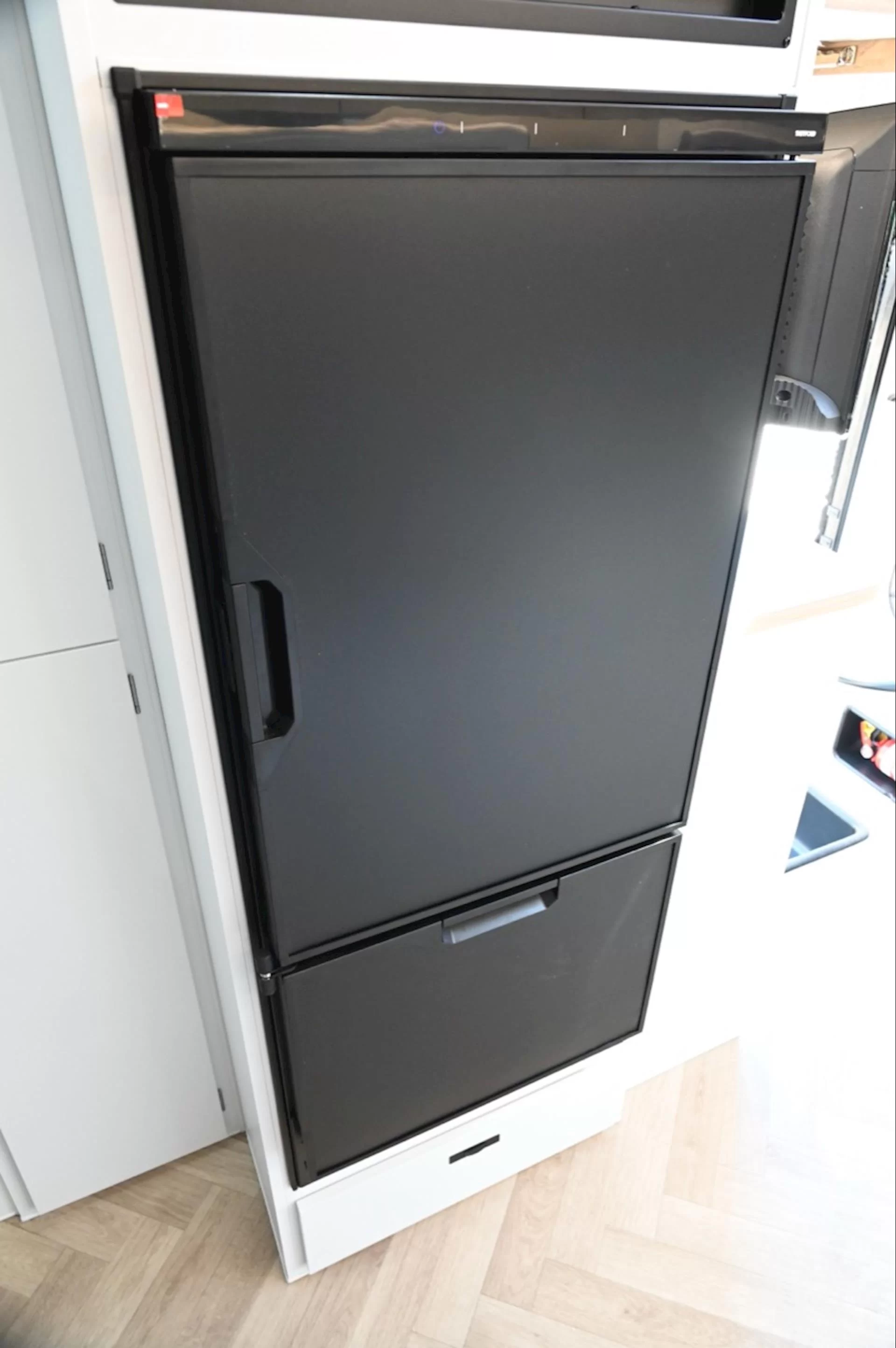 NEW 2026 ROYAL FLAIR Designer Series 19'6-1 caravan