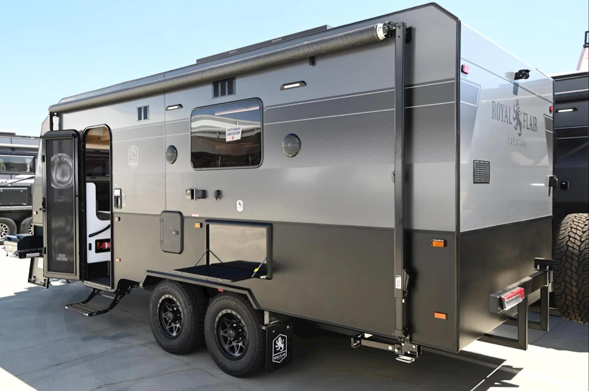 NEW 2026 ROYAL FLAIR Designer Series 19'6-1 caravan