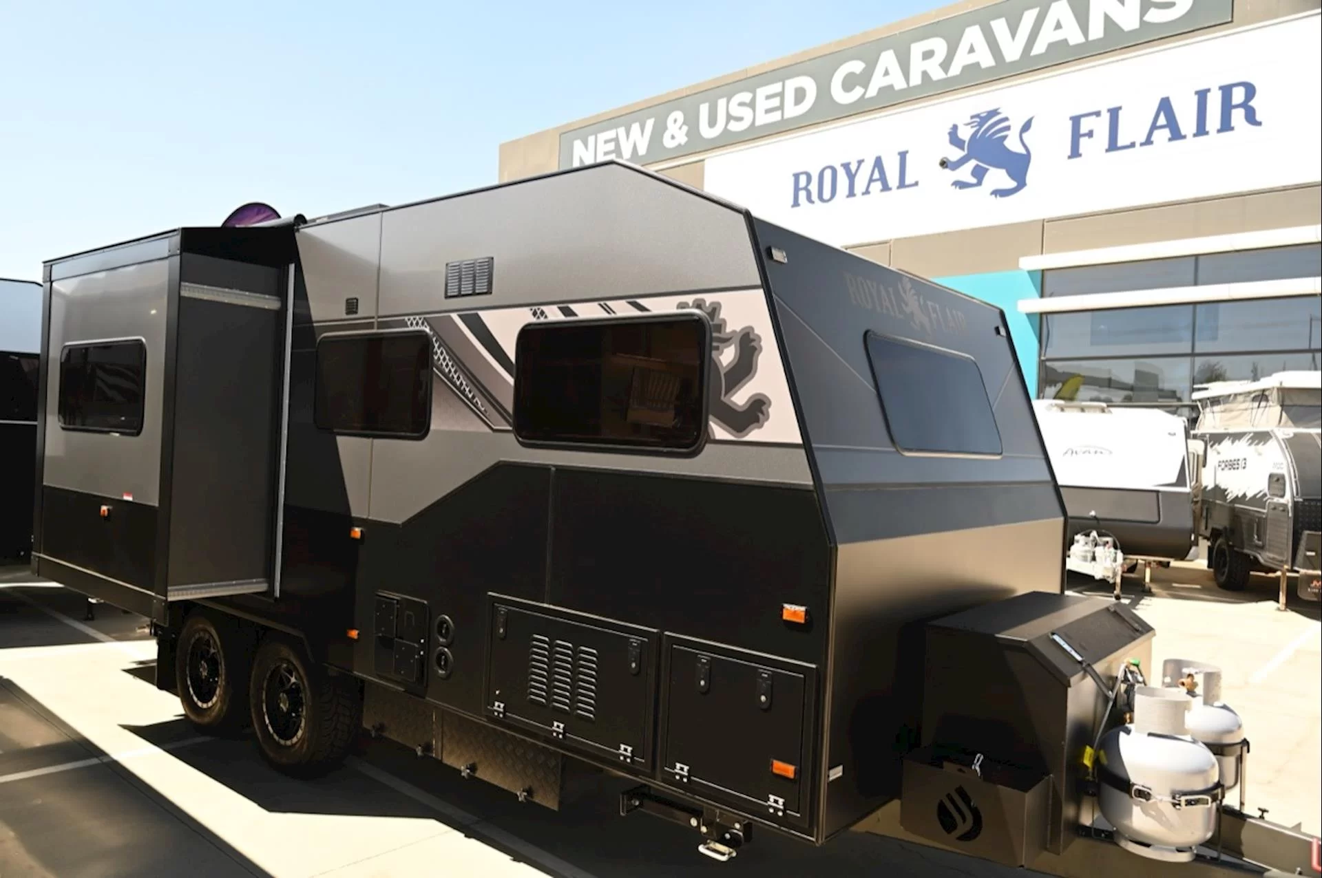 NEW 2026 ROYAL FLAIR Designer Series 19'6-1 caravan