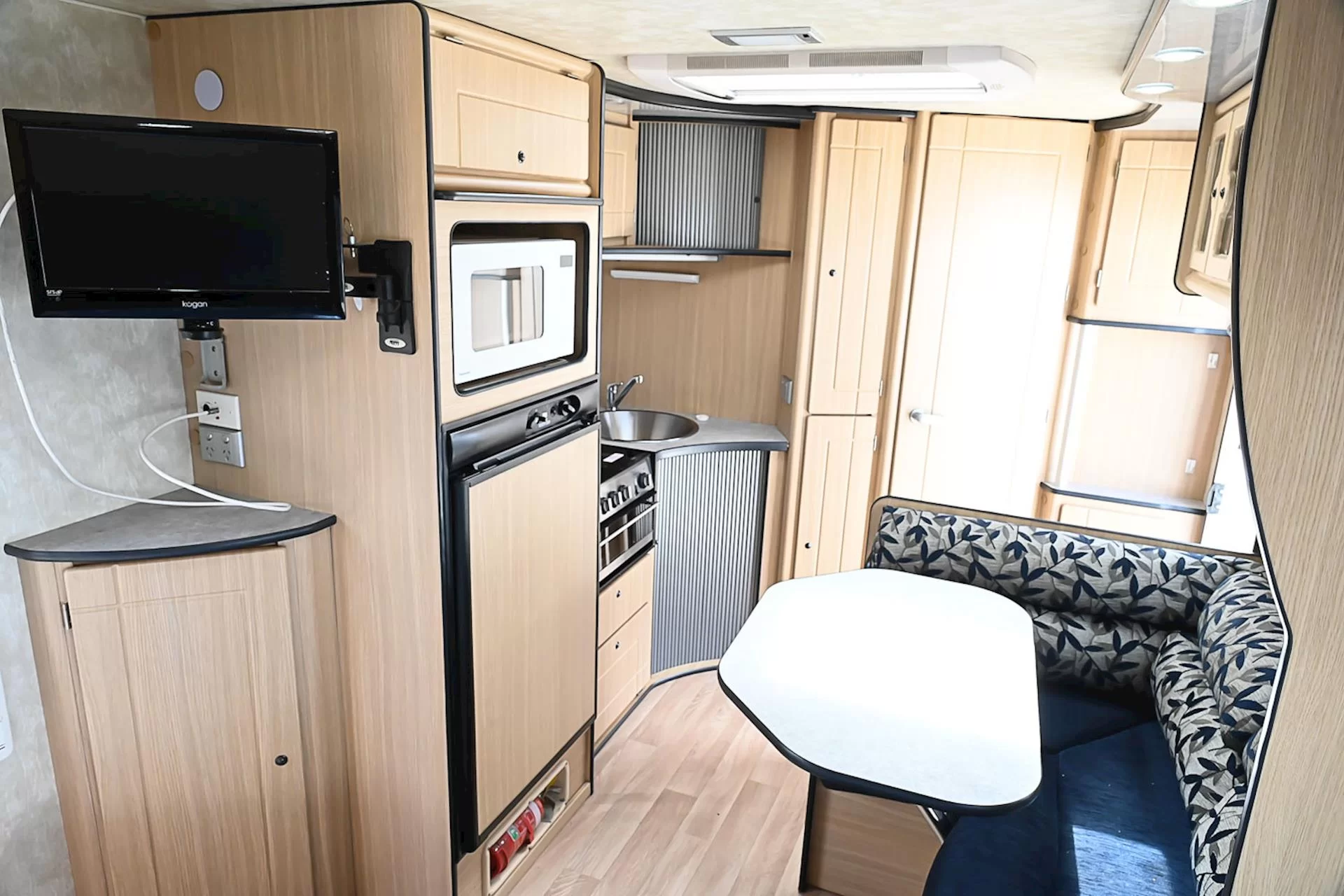 USED 2012 JURGENS SKYGAZER caravan