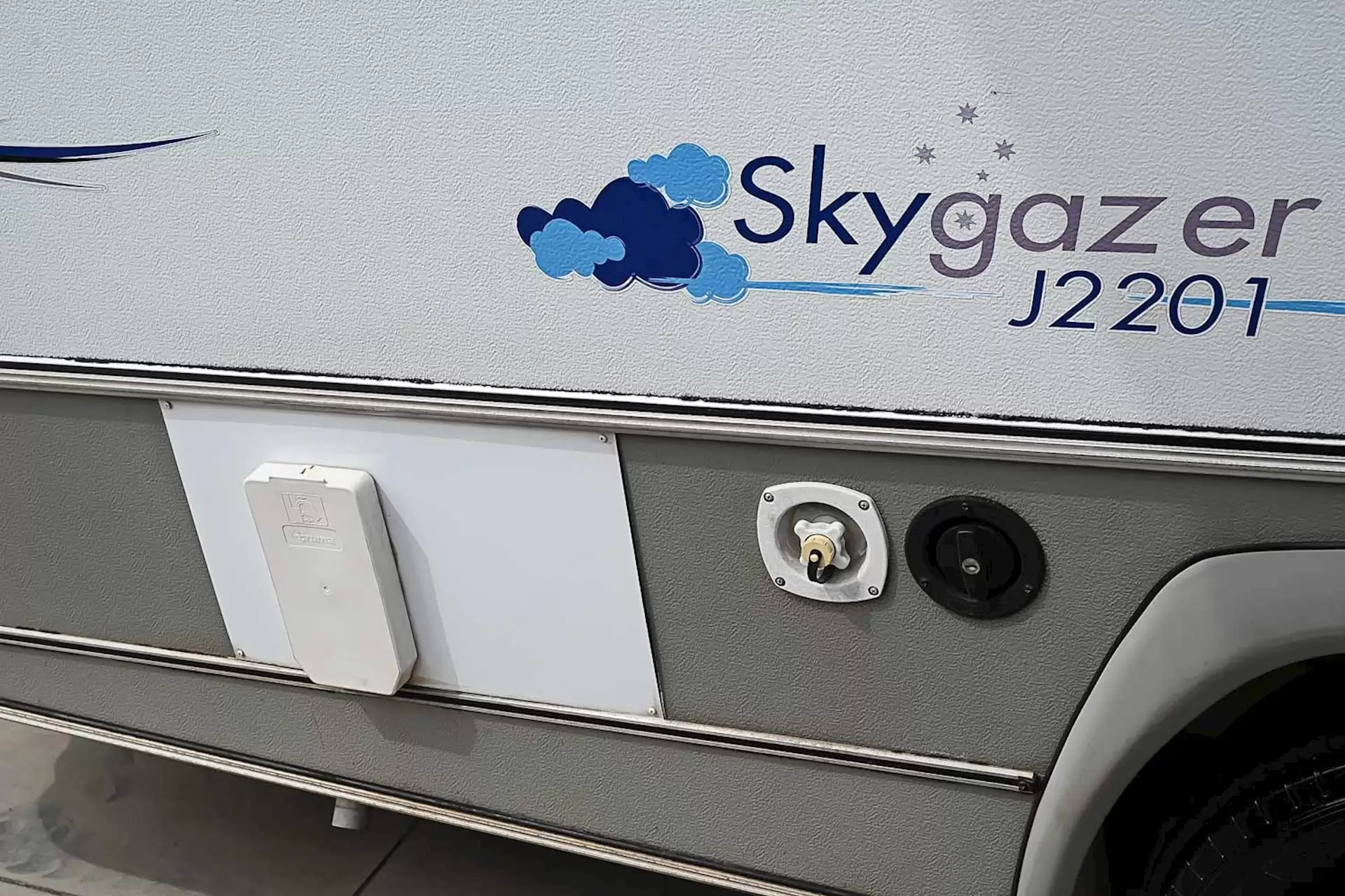 USED 2012 JURGENS SKYGAZER caravan