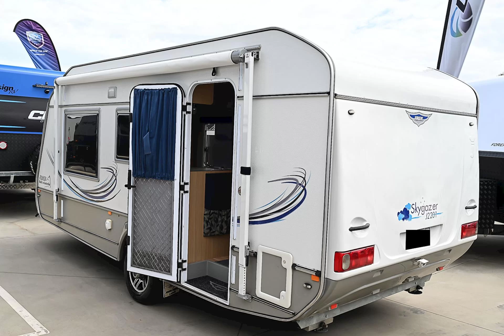 USED 2012 JURGENS SKYGAZER caravan