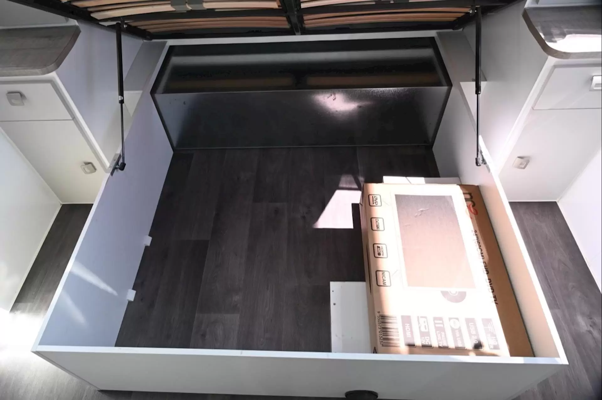 USED 2024 DESIGN RV FORERUNNER V5.2