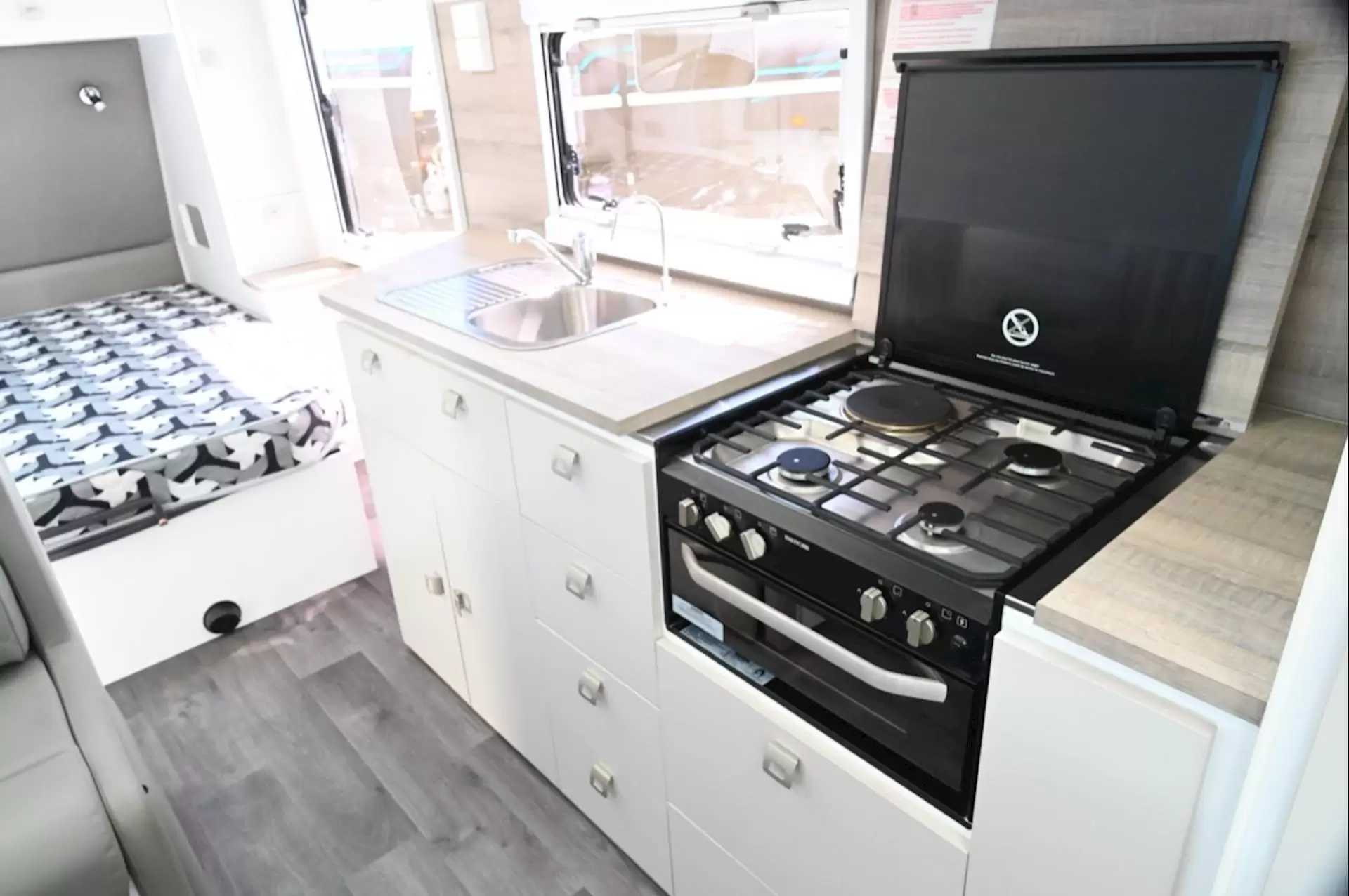 USED 2024 DESIGN RV FORERUNNER V5.2