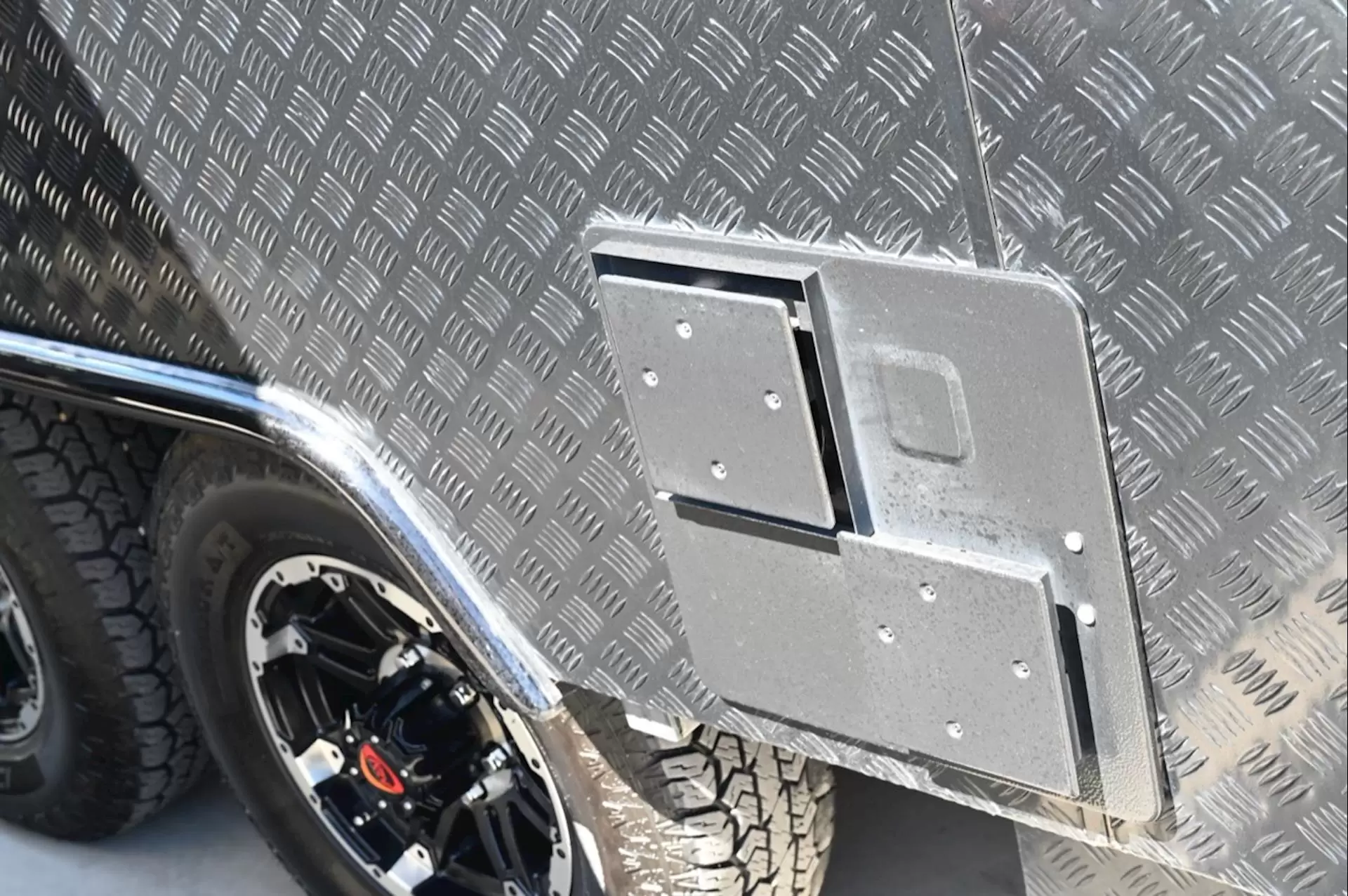 USED 2024 DESIGN RV FORERUNNER V5.2