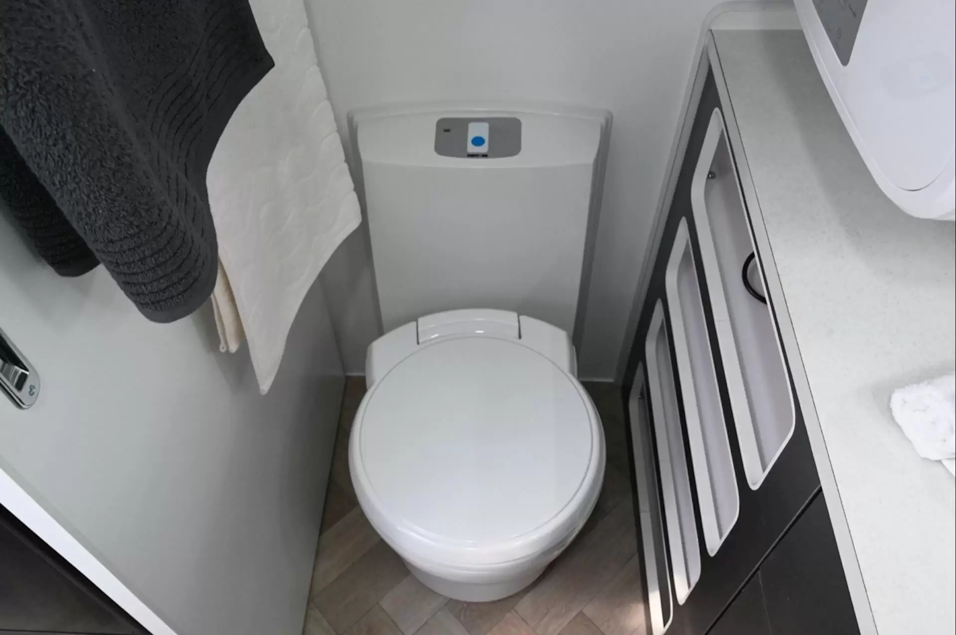 NEW 2026 DESIGN RV ODYSSEY 174MD-1	17'4"