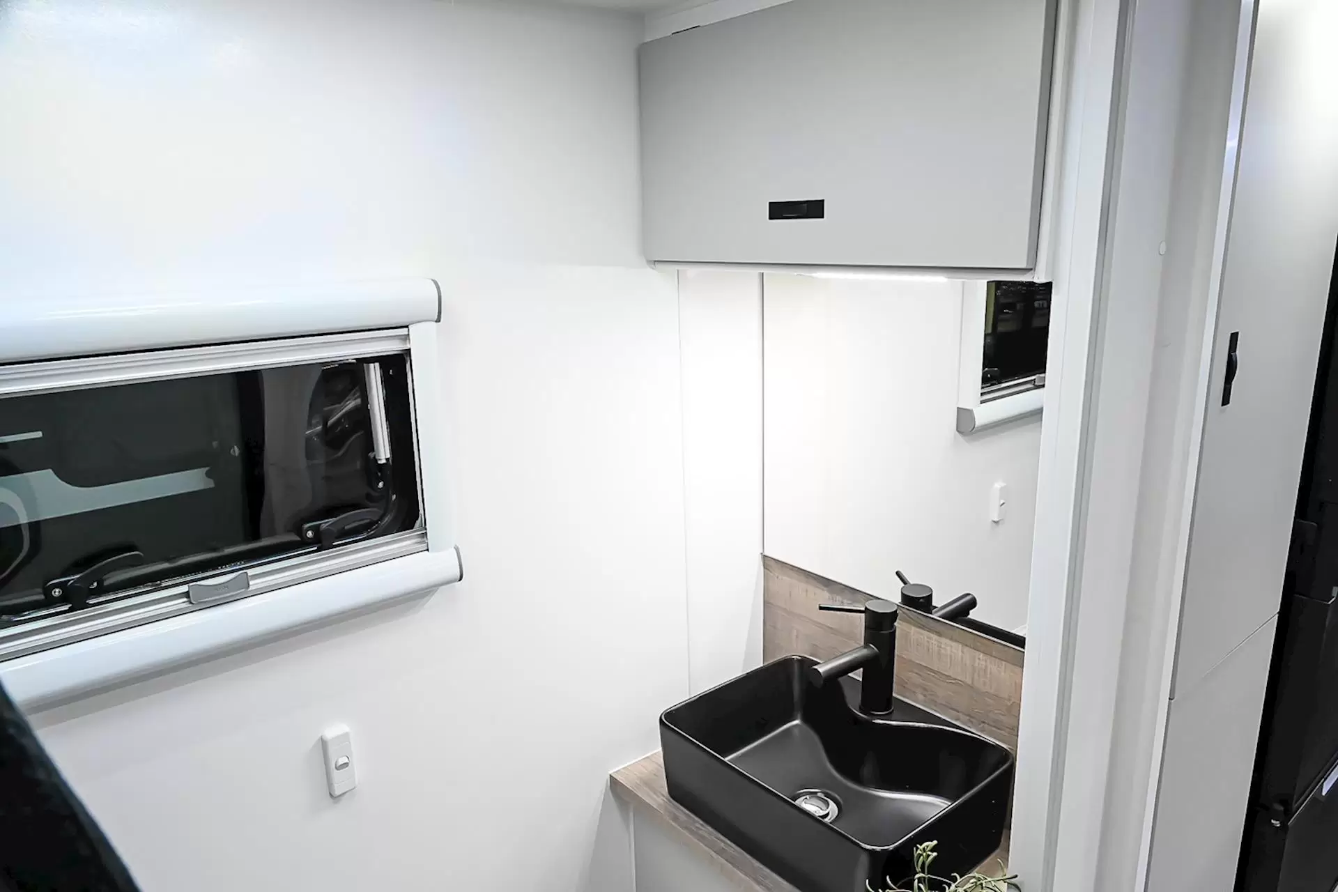 NEW 2026 DESIGN RV FORERUNNER 2210R