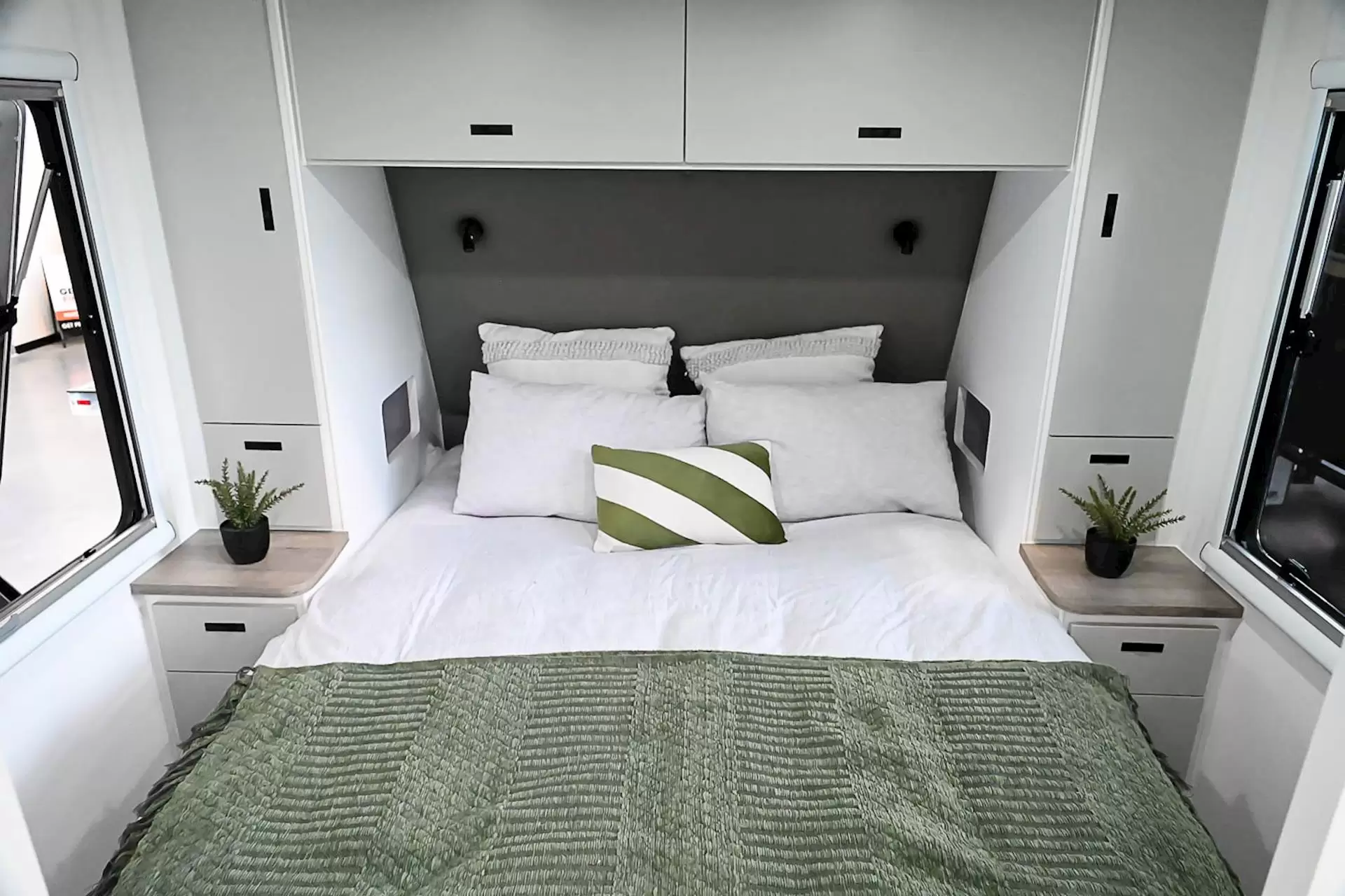 NEW 2026 DESIGN RV FORERUNNER 2210R