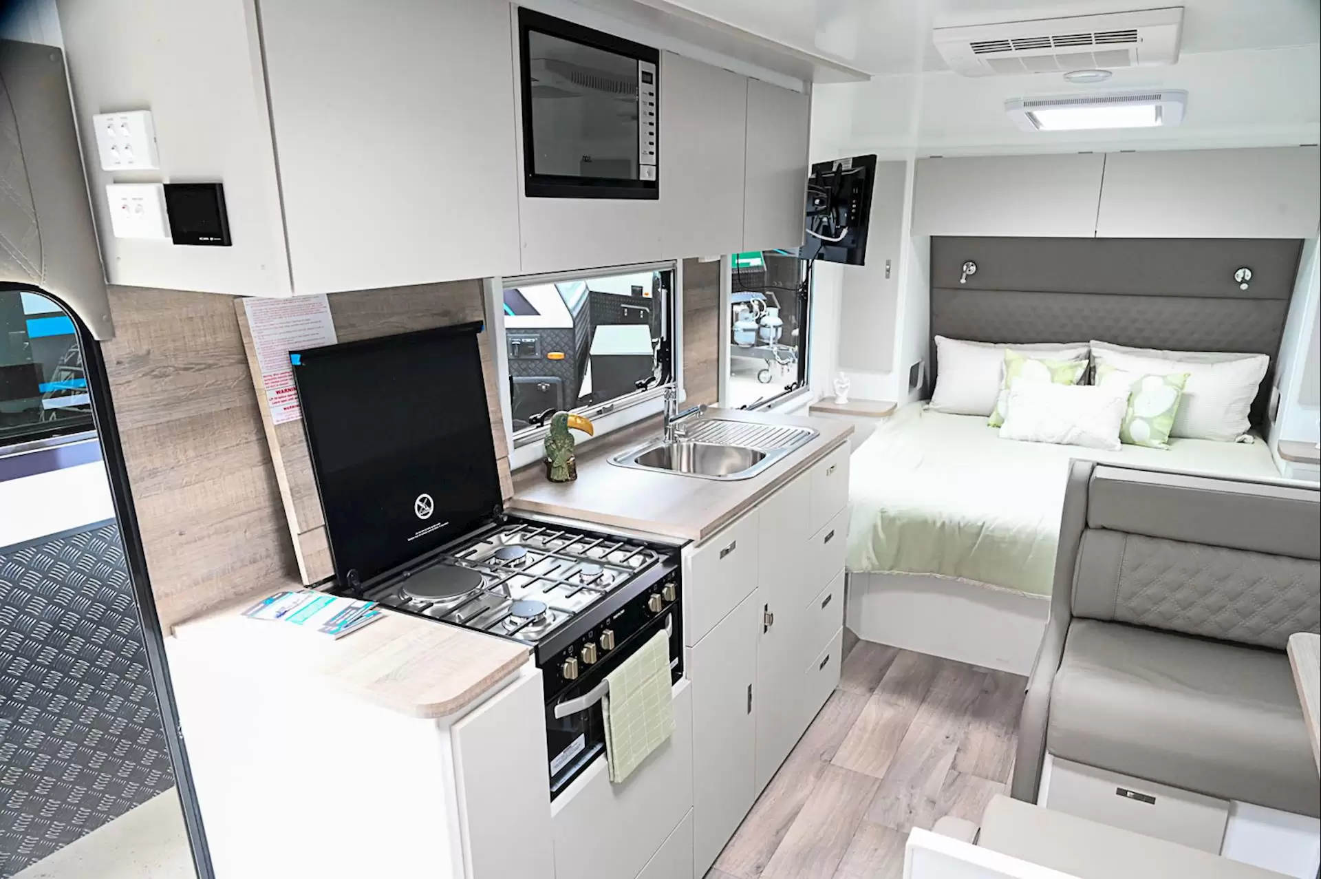 NEW 2026 DESIGN RV GETAWAY 196R
