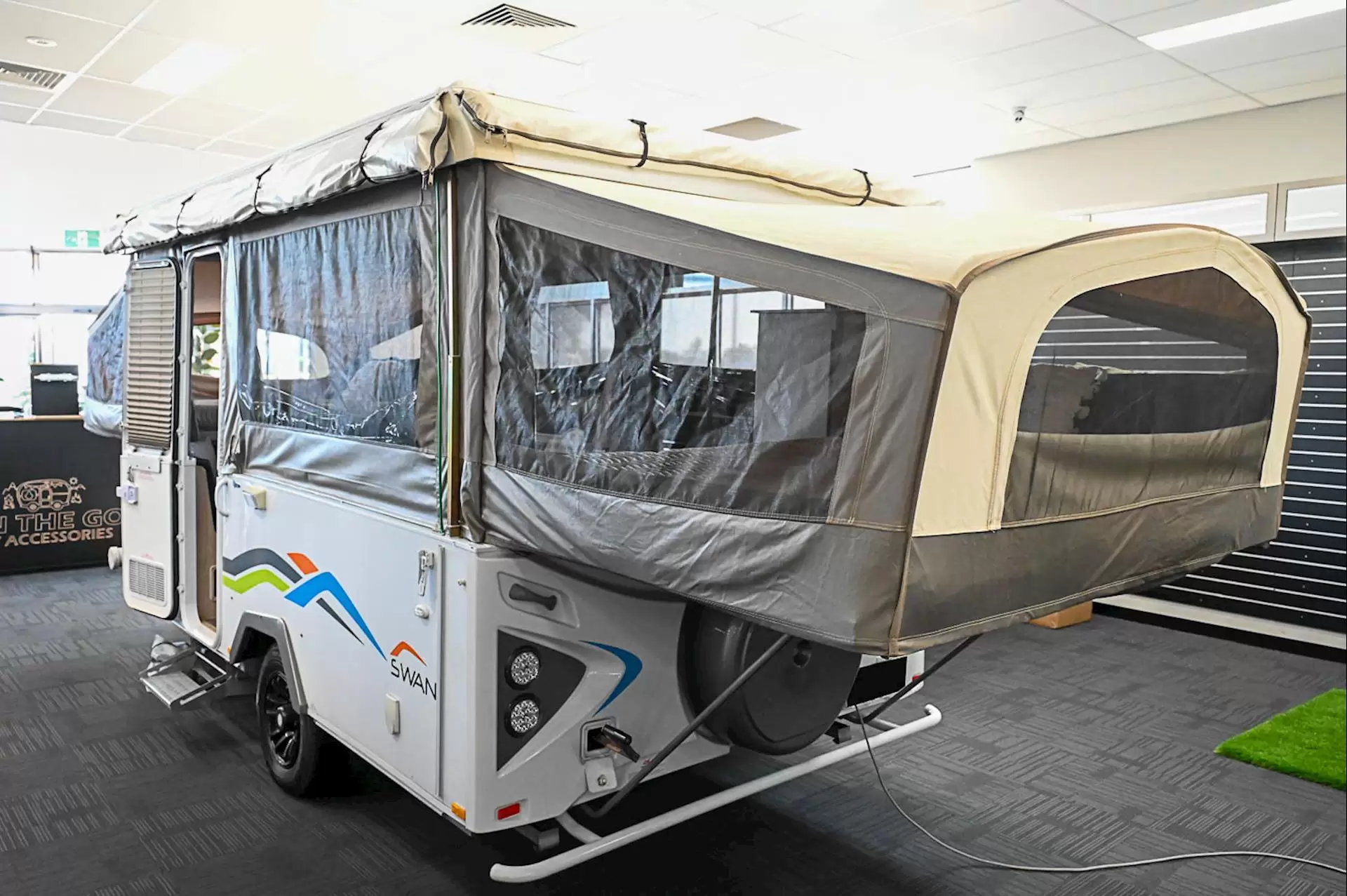 USED 2017 JAYCO SWAN