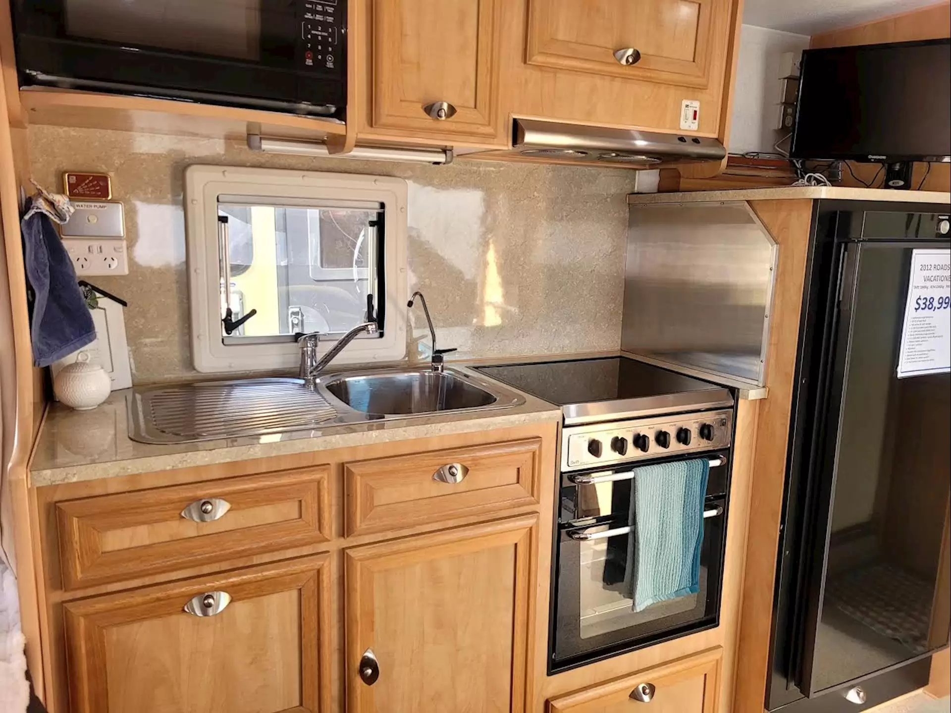 USED 2012 Roadstar Vacationer