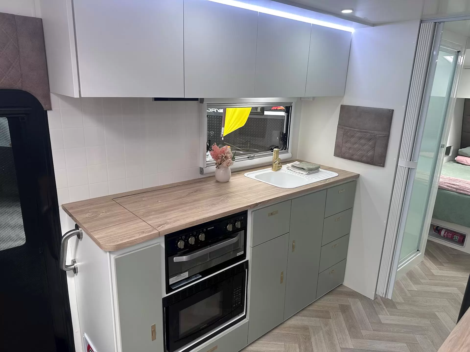 NEW 2026 DESIGN RV ODYSSEY 2210R