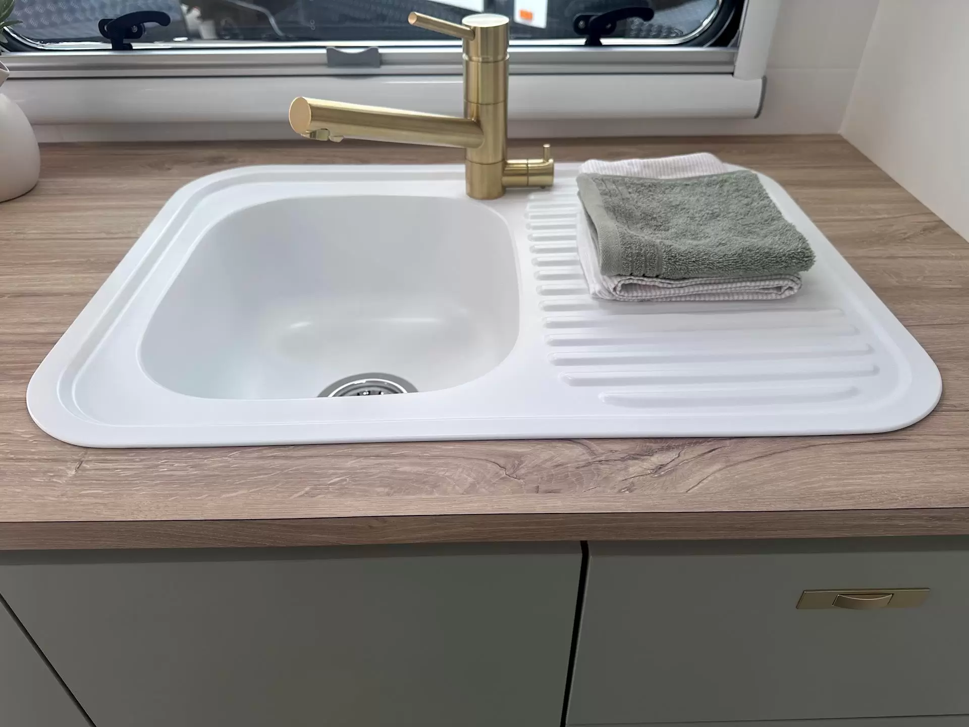 NEW 2026 DESIGN RV ODYSSEY 2210R