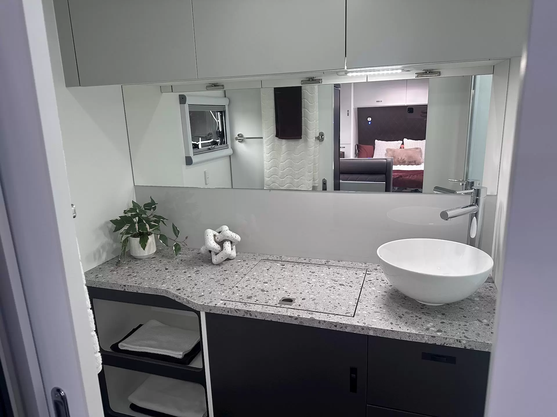 NEW 2026 DESIGN RV FORERUNNER 186R