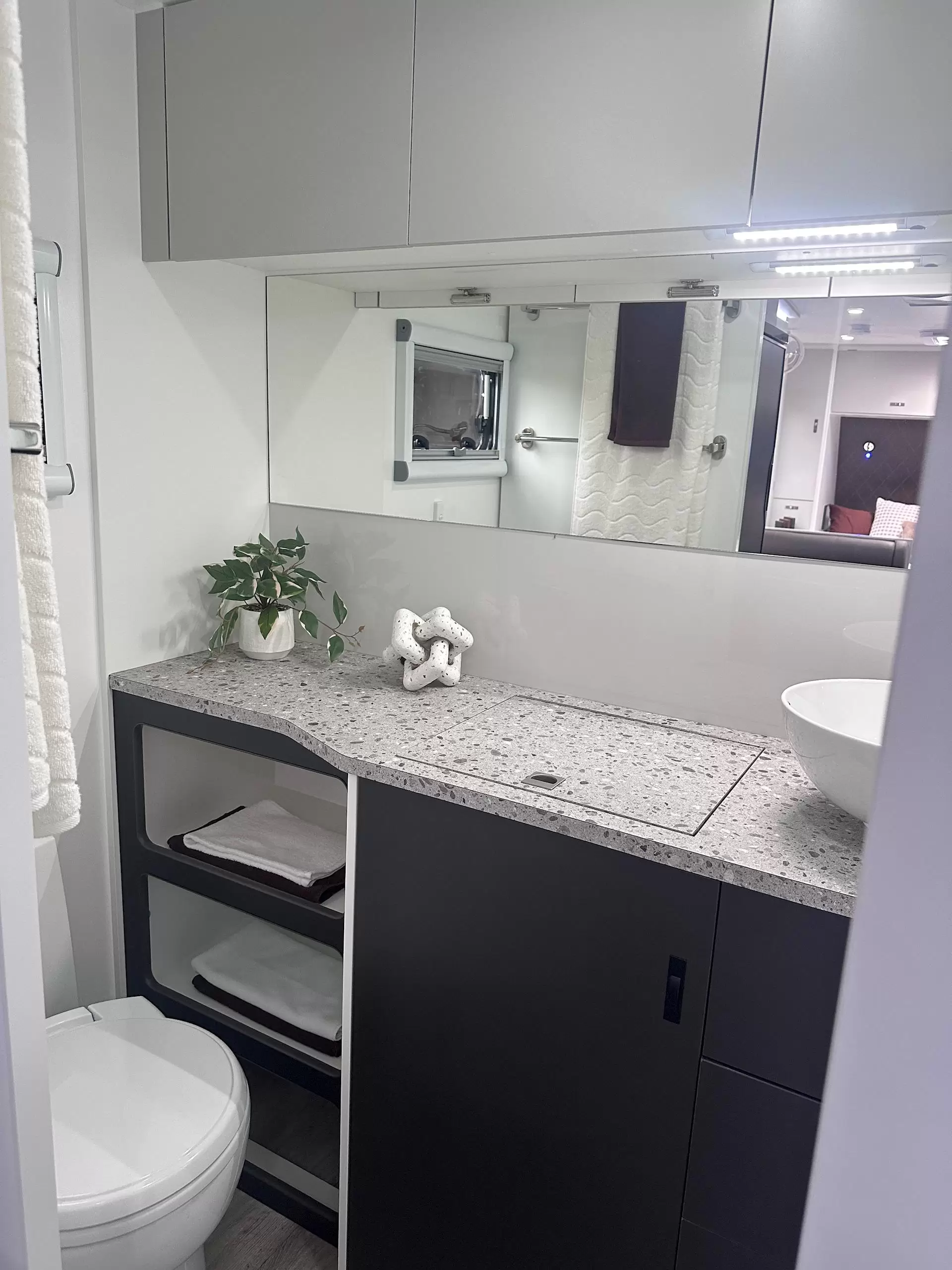 NEW 2026 DESIGN RV FORERUNNER 186R