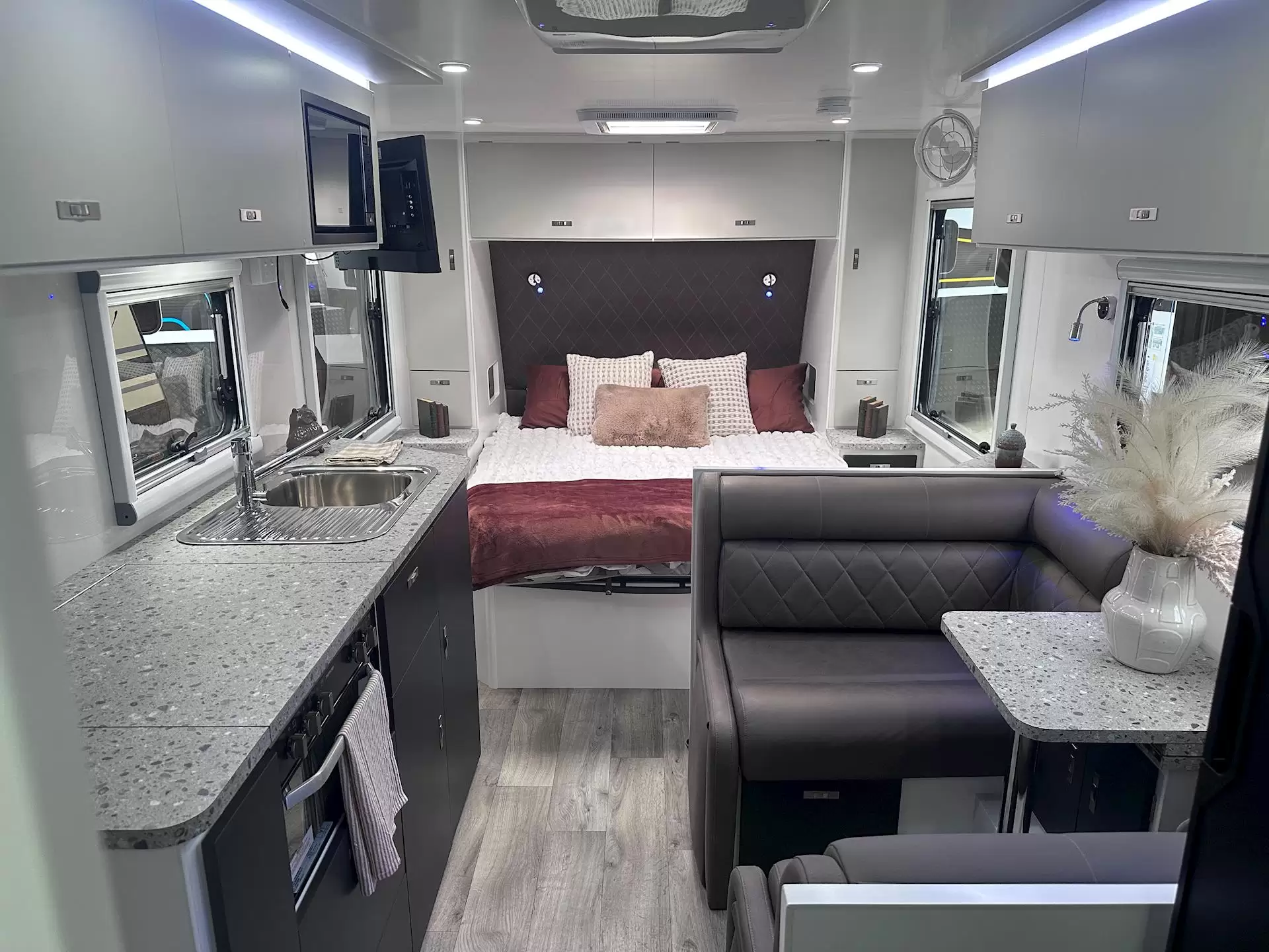 NEW 2026 DESIGN RV FORERUNNER 186R