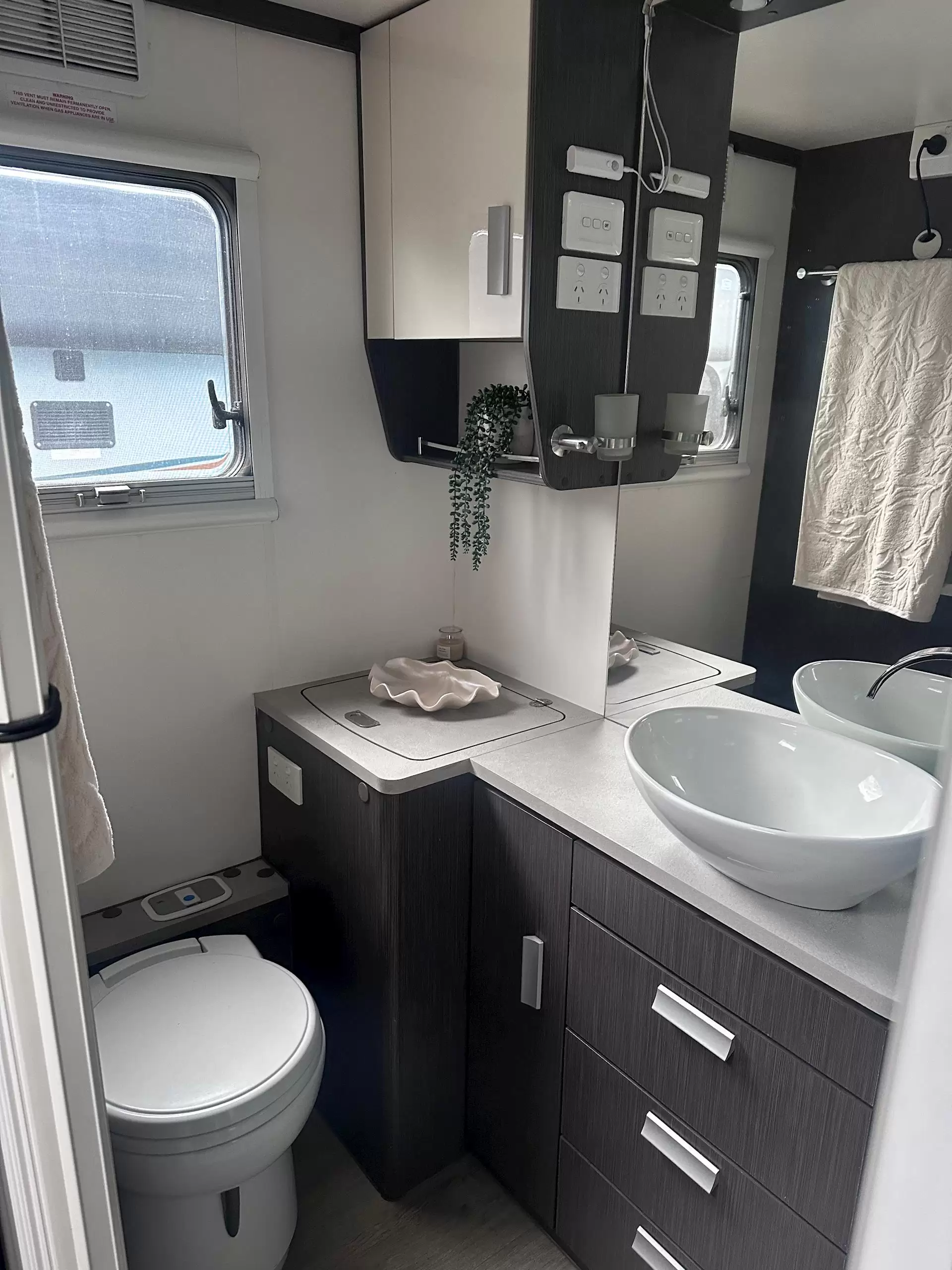 USED 2019 JAYCO JOURNEY OUTBACK 19.61-2OB