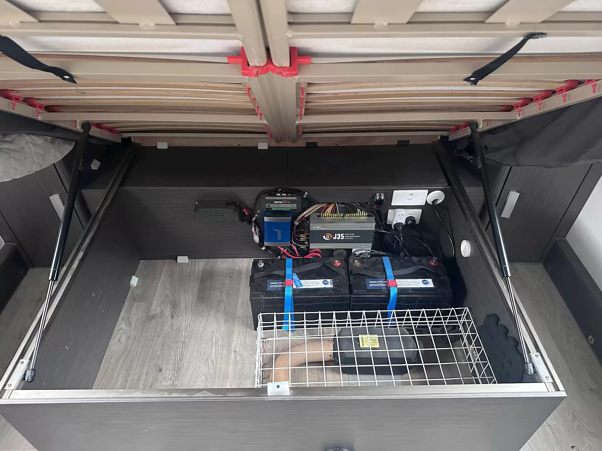 USED 2019 JAYCO JOURNEY OUTBACK 19.61-2OB