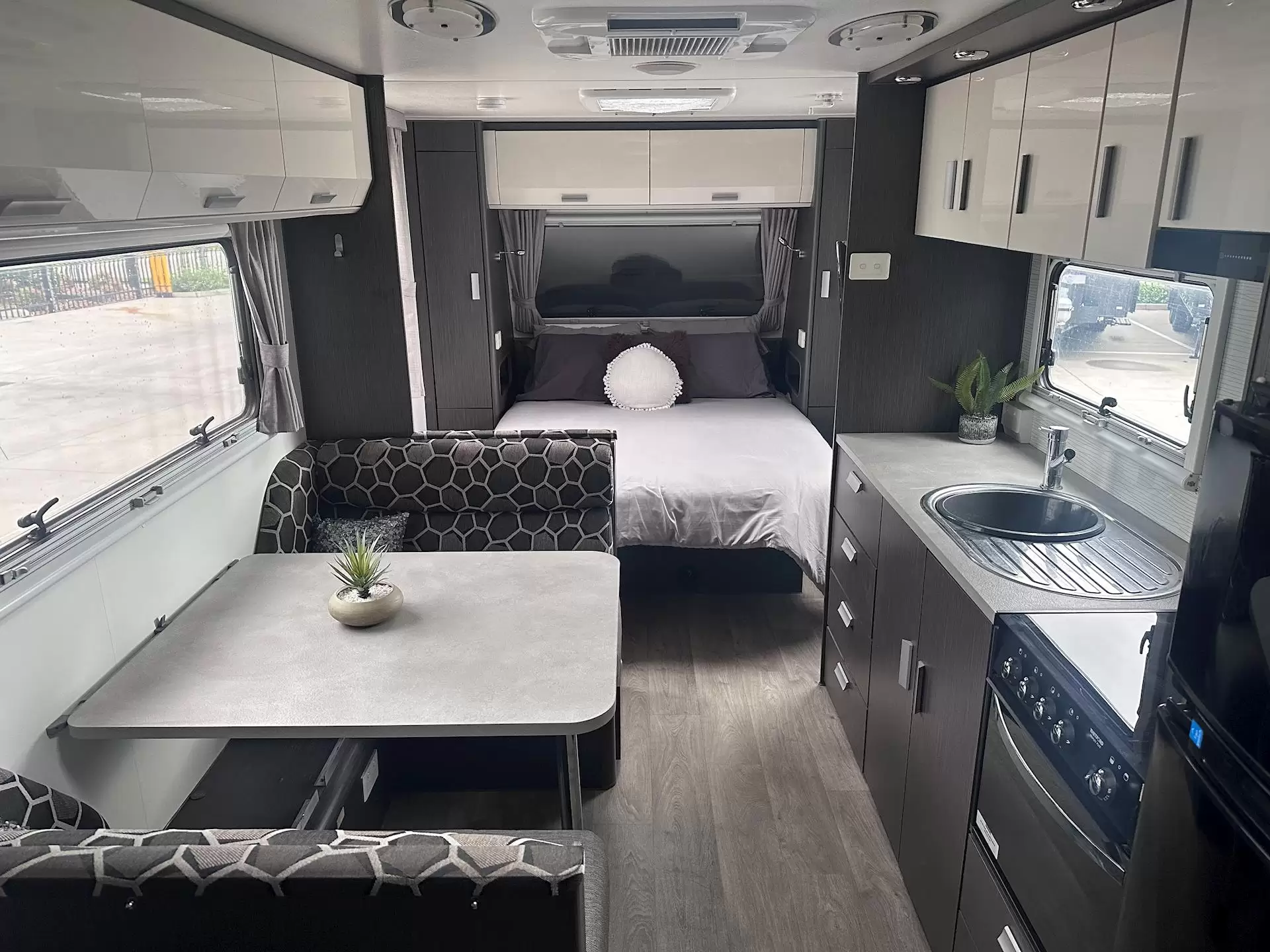 USED 2019 JAYCO JOURNEY OUTBACK 19.61-2OB