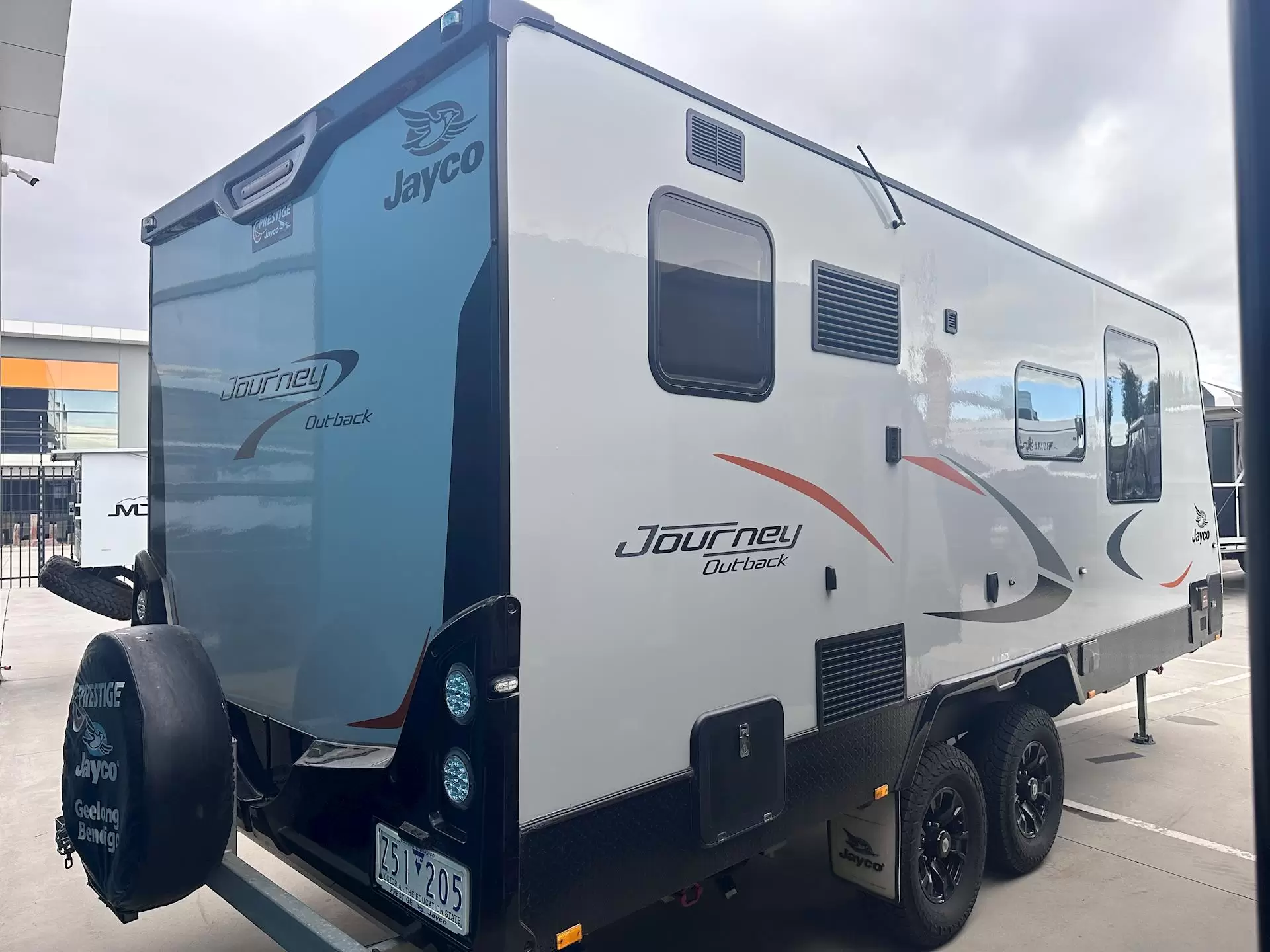 USED 2019 JAYCO JOURNEY OUTBACK 19.61-2OB