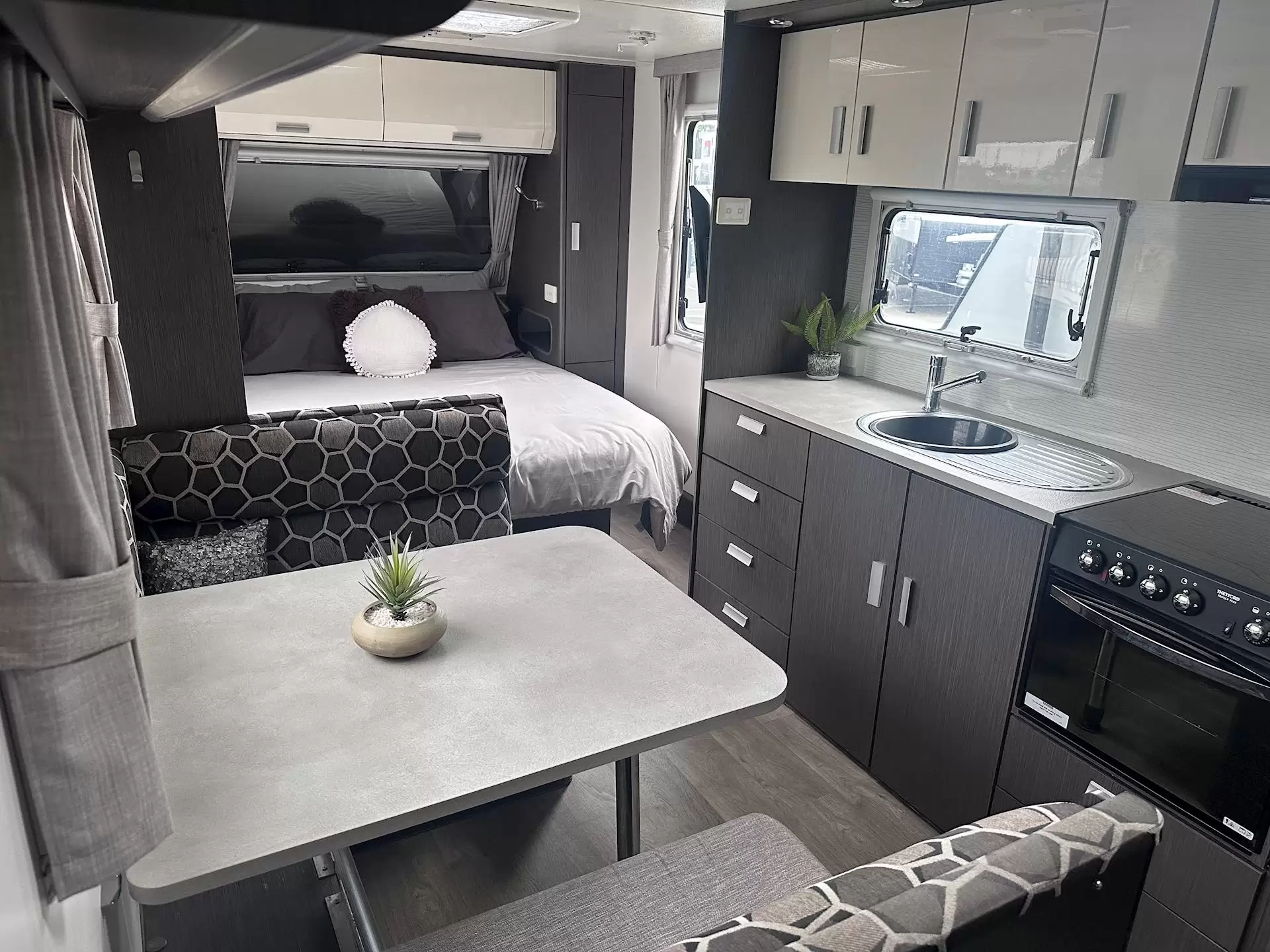 USED 2019 JAYCO JOURNEY OUTBACK 19.61-2OB
