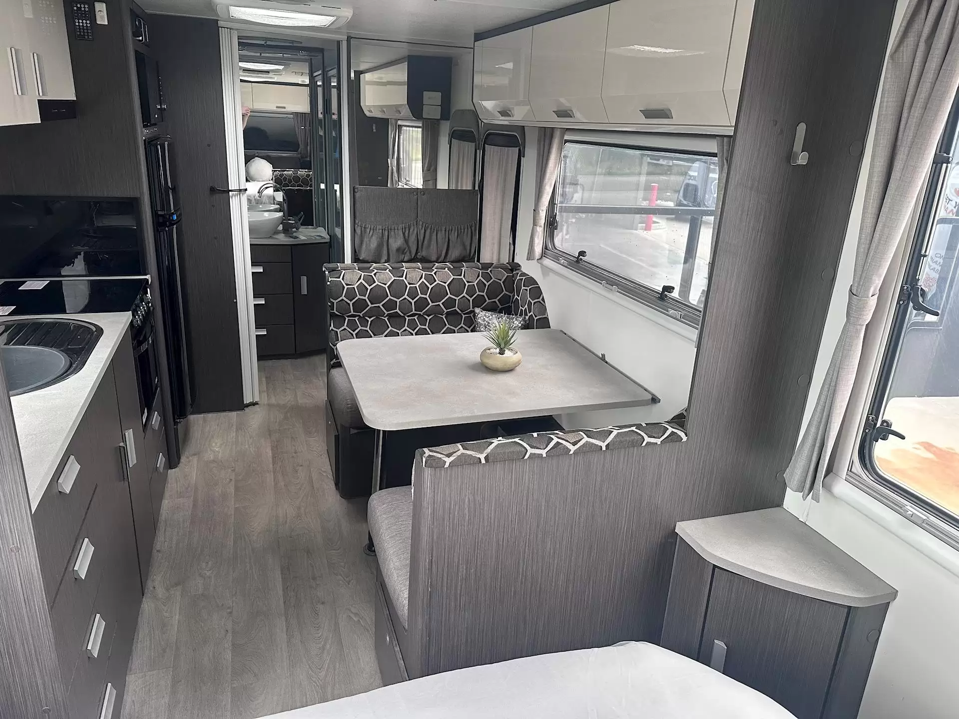 USED 2019 JAYCO JOURNEY OUTBACK 19.61-2OB