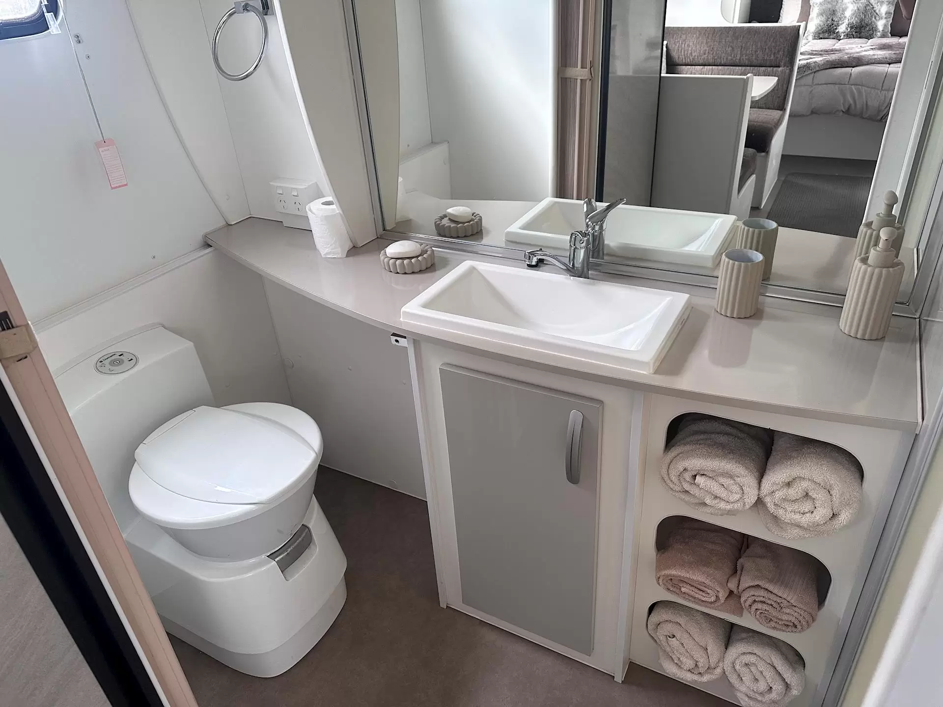 USED 2017 COROMAL APPEAL 601