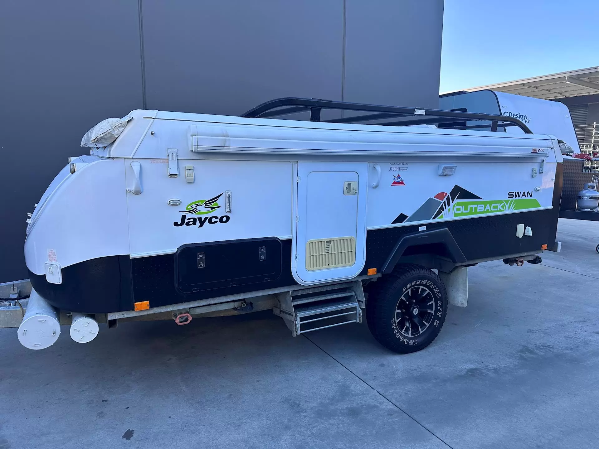 USED 2014 JAYCO SWAN OUTBACK