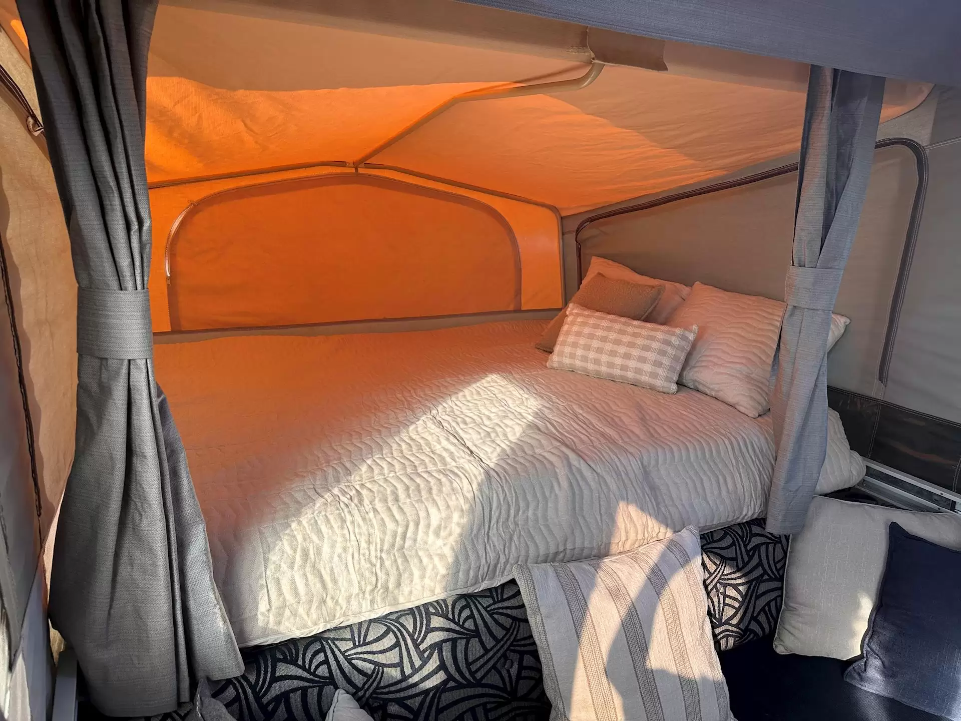 USED 2014 JAYCO SWAN OUTBACK
