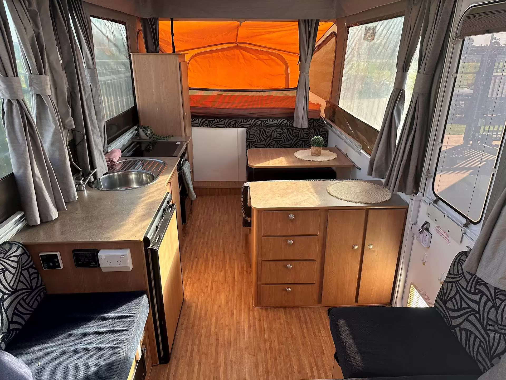 USED 2014 JAYCO SWAN OUTBACK