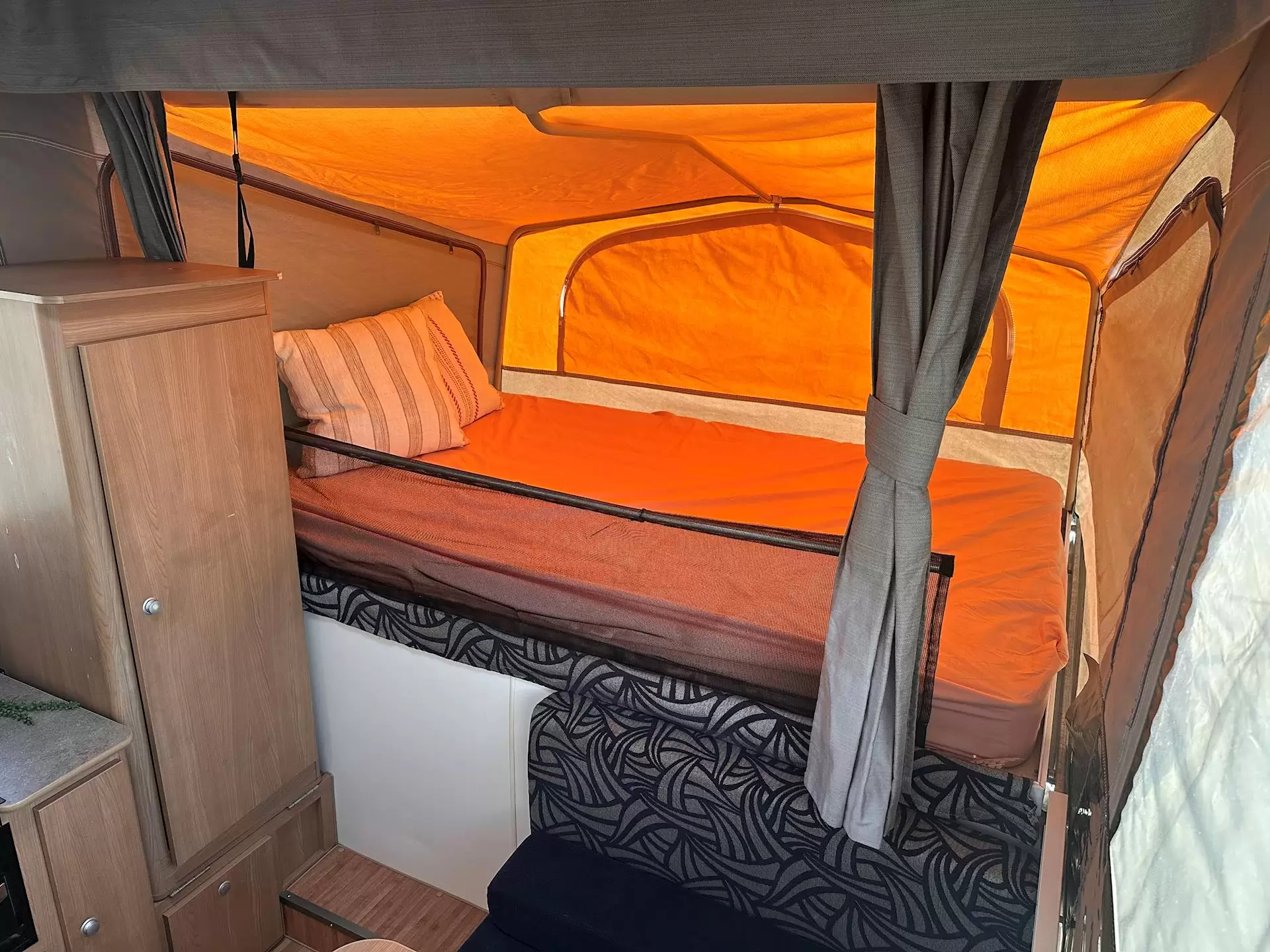 USED 2014 JAYCO SWAN OUTBACK