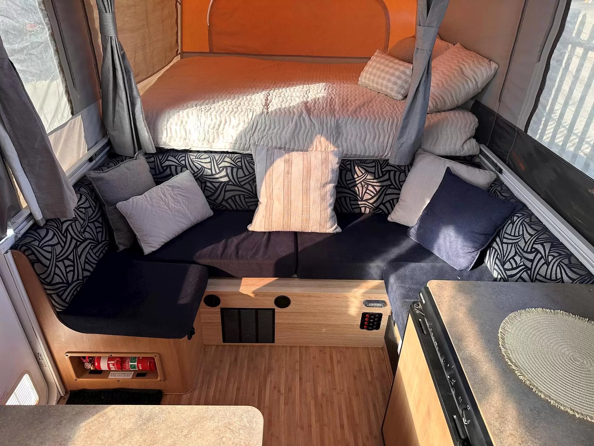 USED 2014 JAYCO SWAN OUTBACK