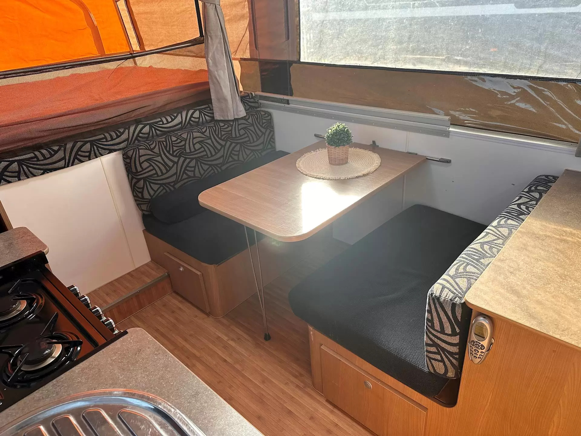 USED 2014 JAYCO SWAN OUTBACK